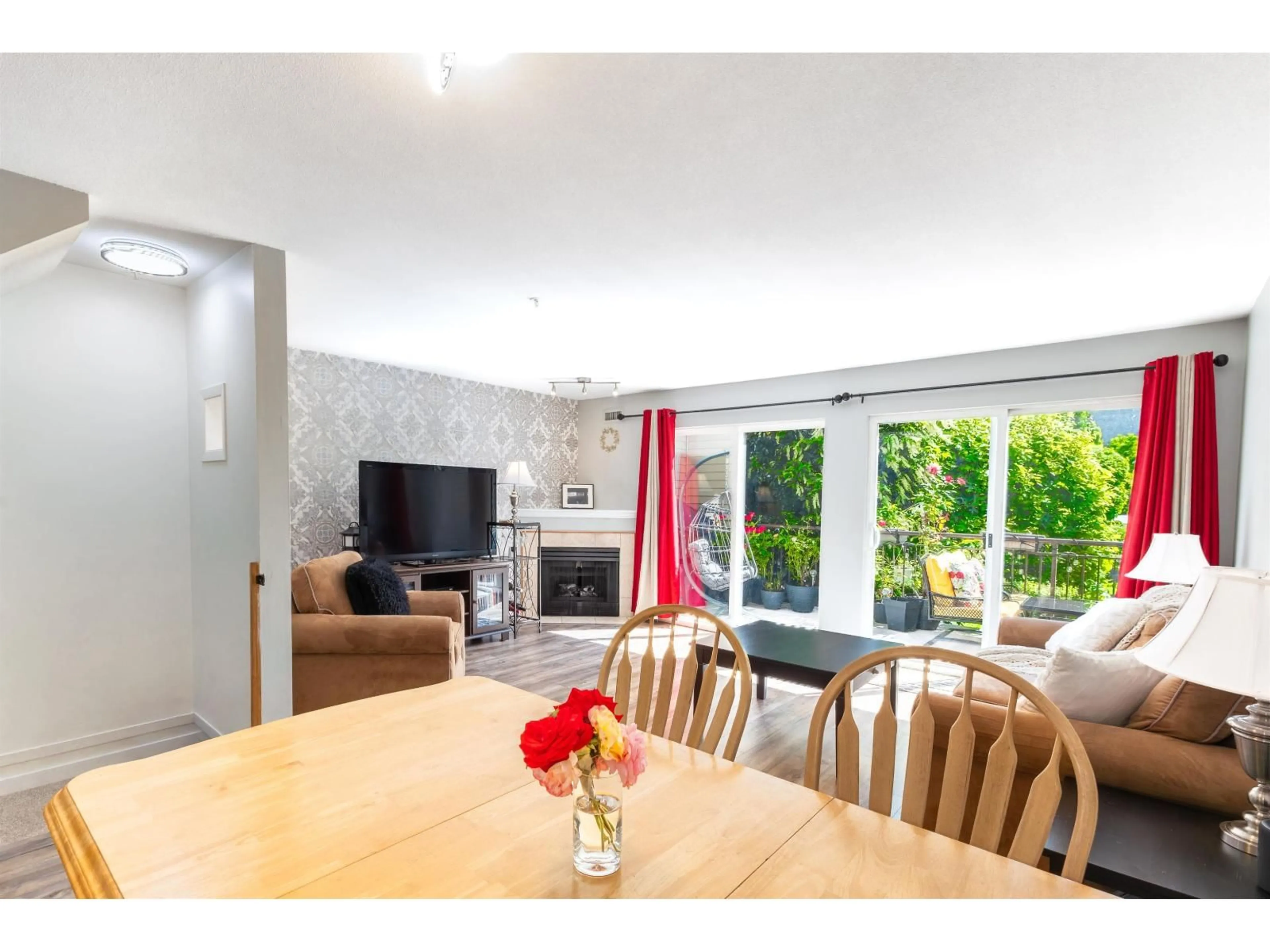 Dining room, wood/laminate floor for 7 - 8814 216 STREET, Langley British Columbia V1M2Z9