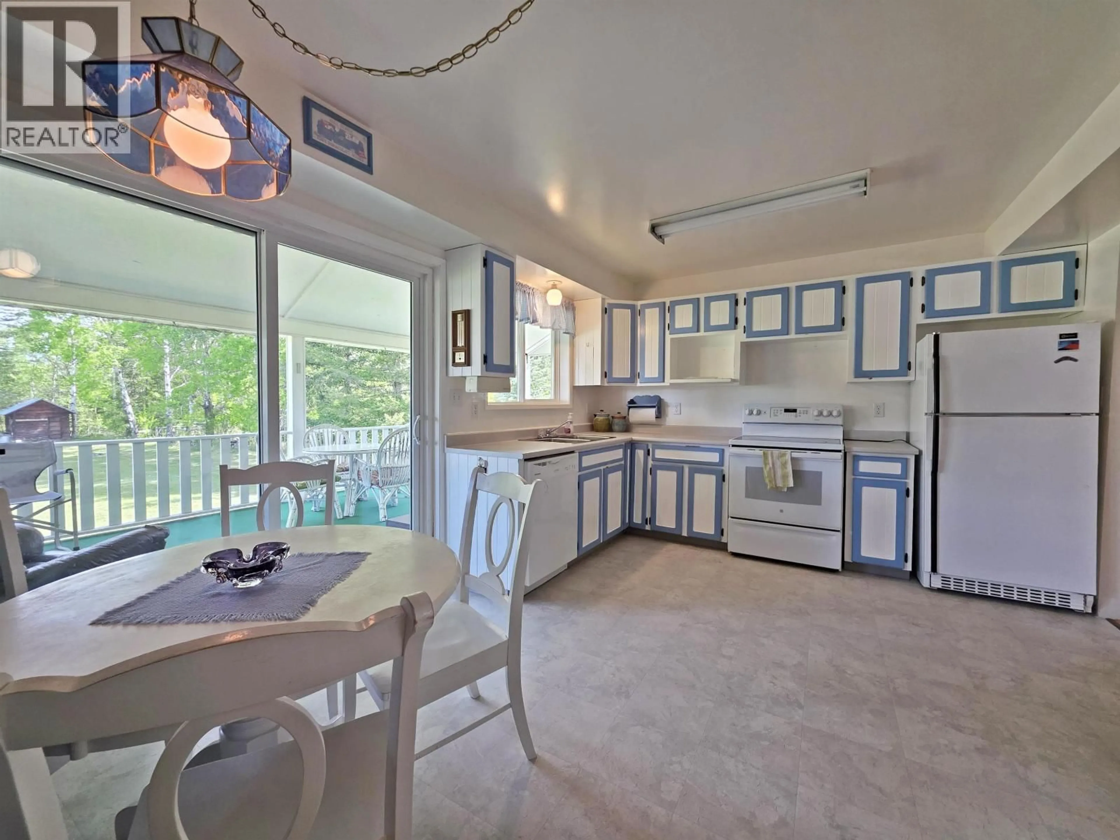 Open concept kitchen, ceramic/tile floor for 4667 LUND ROAD, Quesnel British Columbia V2J6M8