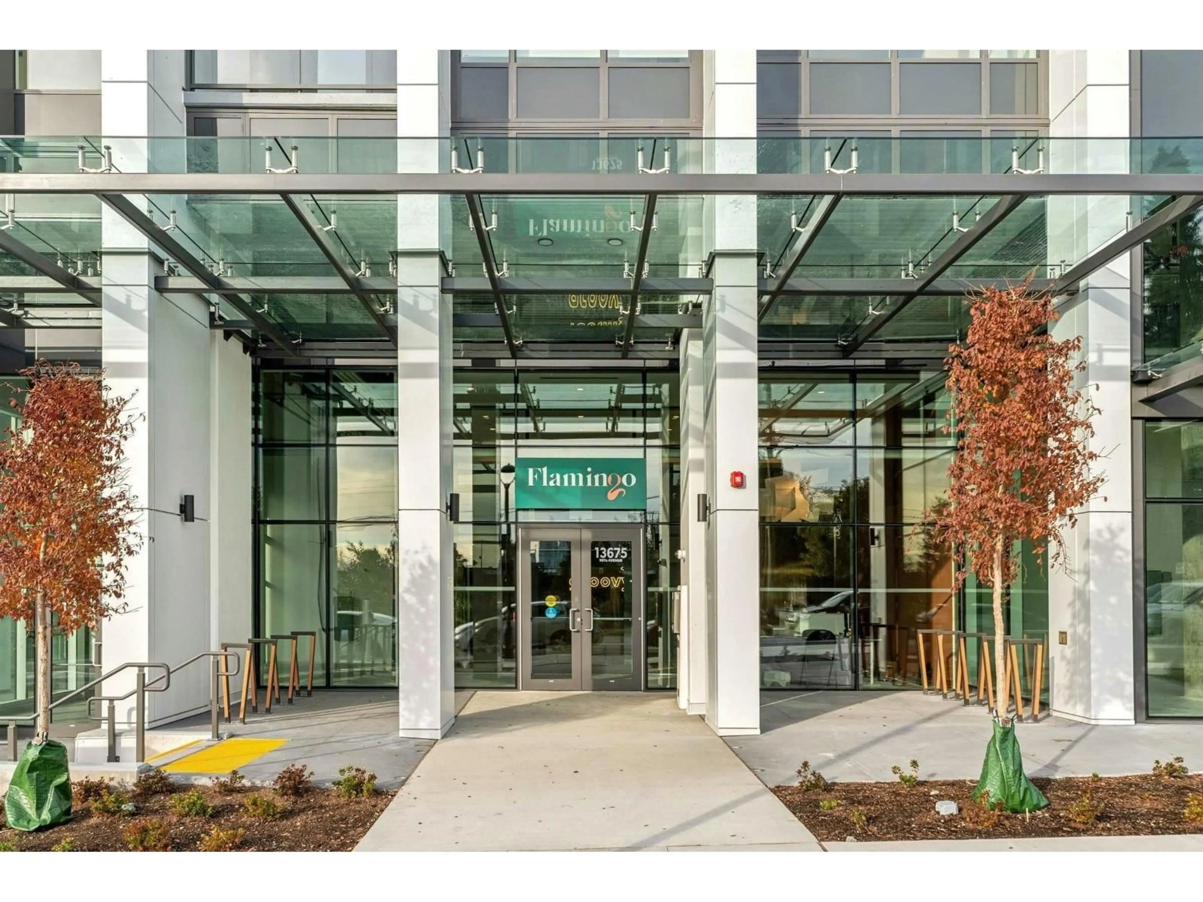 Indoor foyer for 1605 - 13675 107A AVENUE, Surrey British Columbia V3T0X3