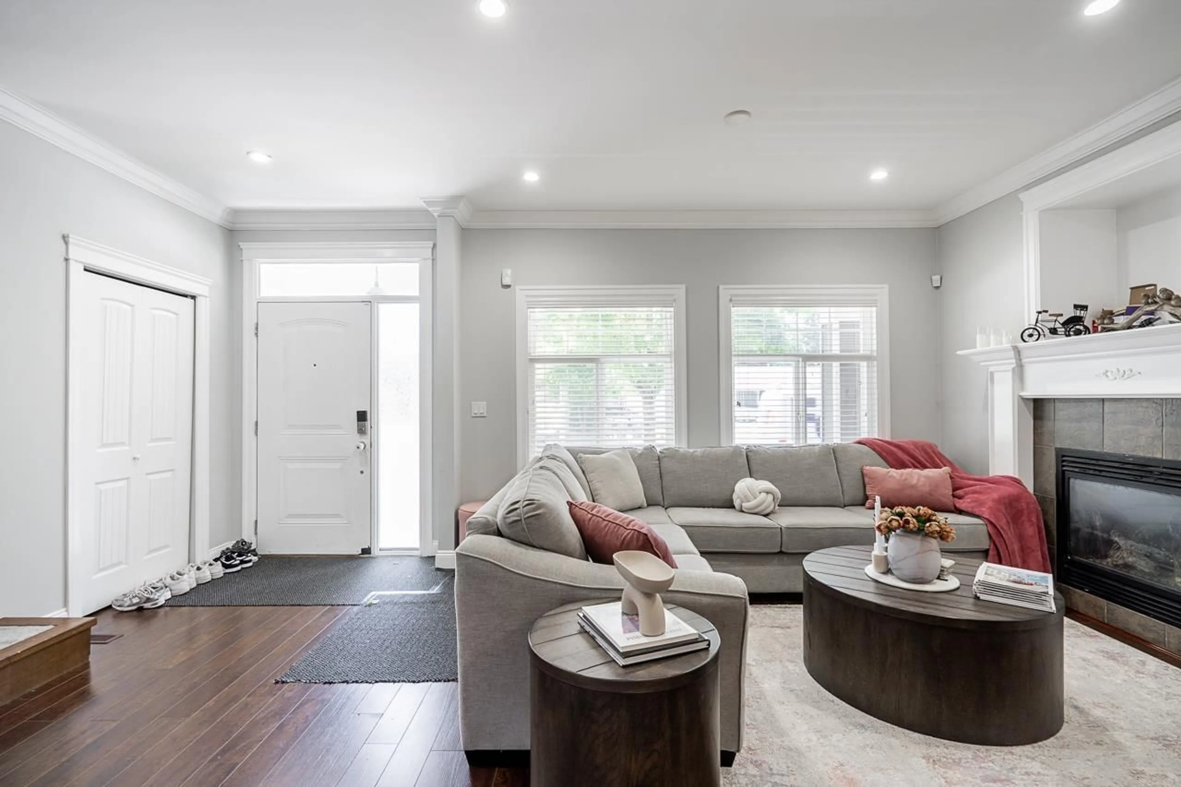 Living room with furniture, unknown for 14581 60 AVENUE, Surrey British Columbia V3S1R4