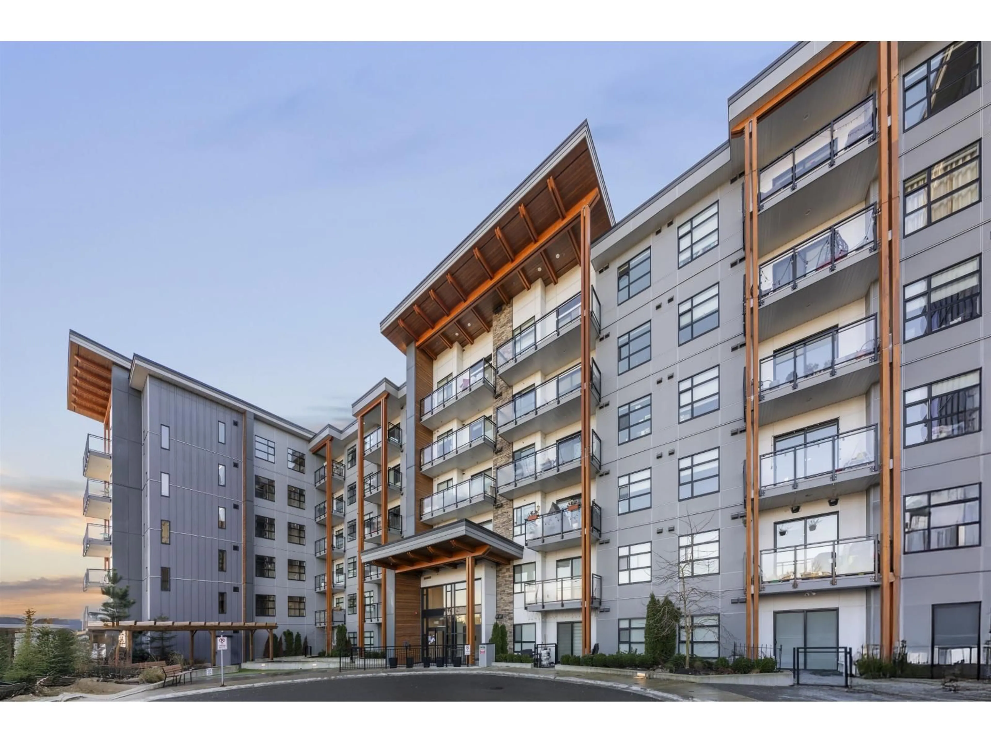 Patio, building for 207 - 6960 NICHOLSON ROAD, Delta British Columbia V4E0A9
