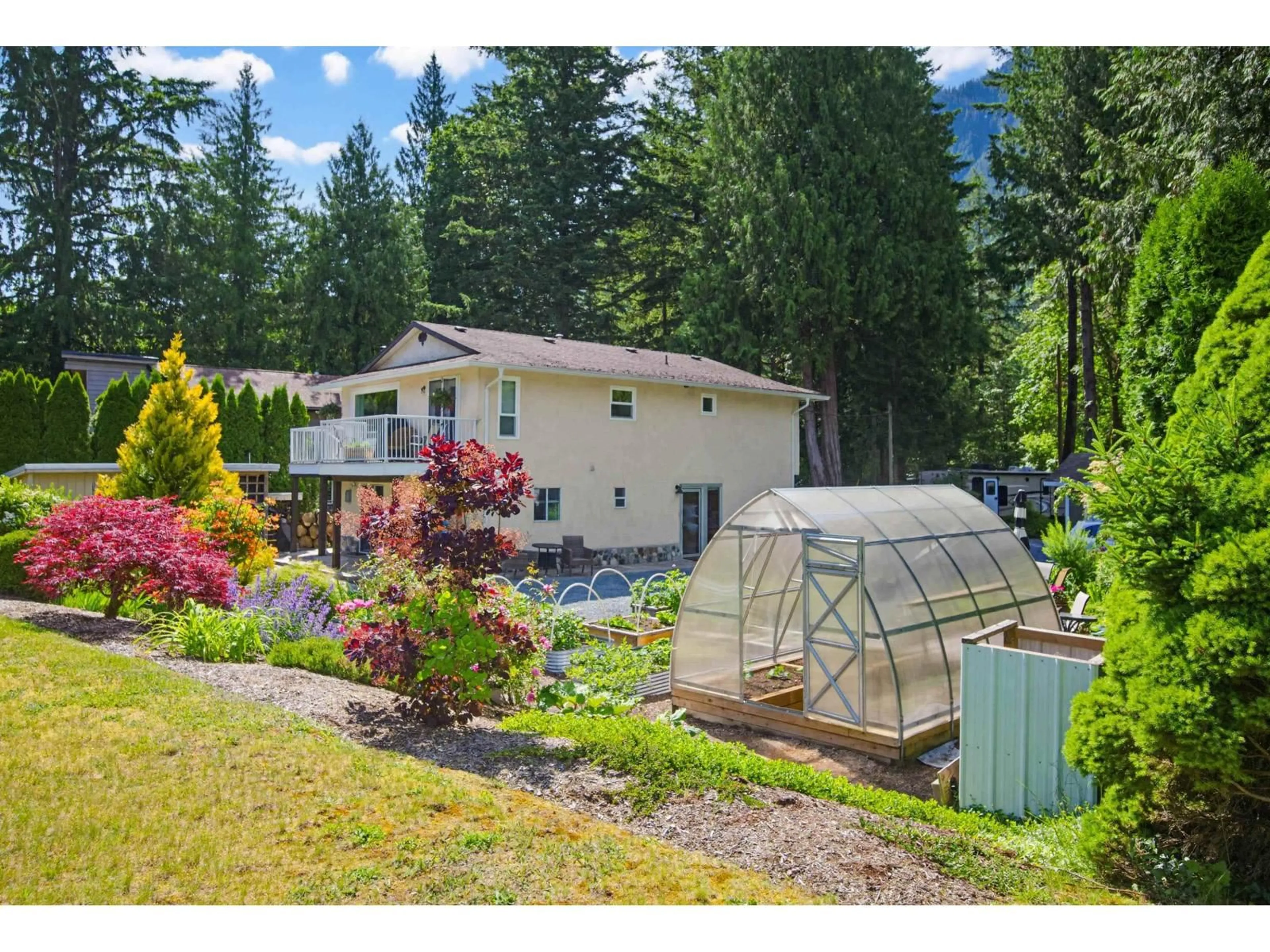 Unknown for 120 ROBERTSON CRESCENT, Hope British Columbia V0X1L4