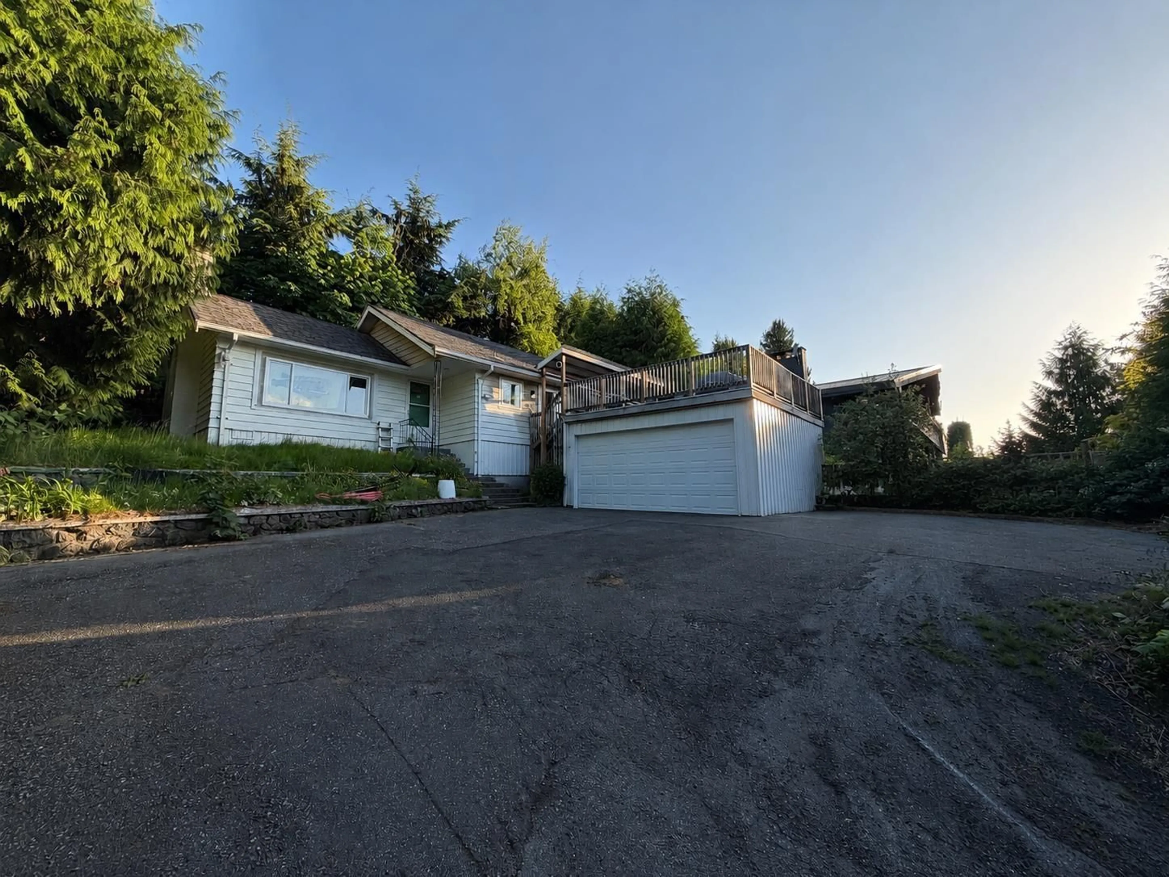 A pic from outside/outdoor area/front of a property/back of a property/a pic from drone, street for 4660 207B STREET, Langley British Columbia V3A7P1
