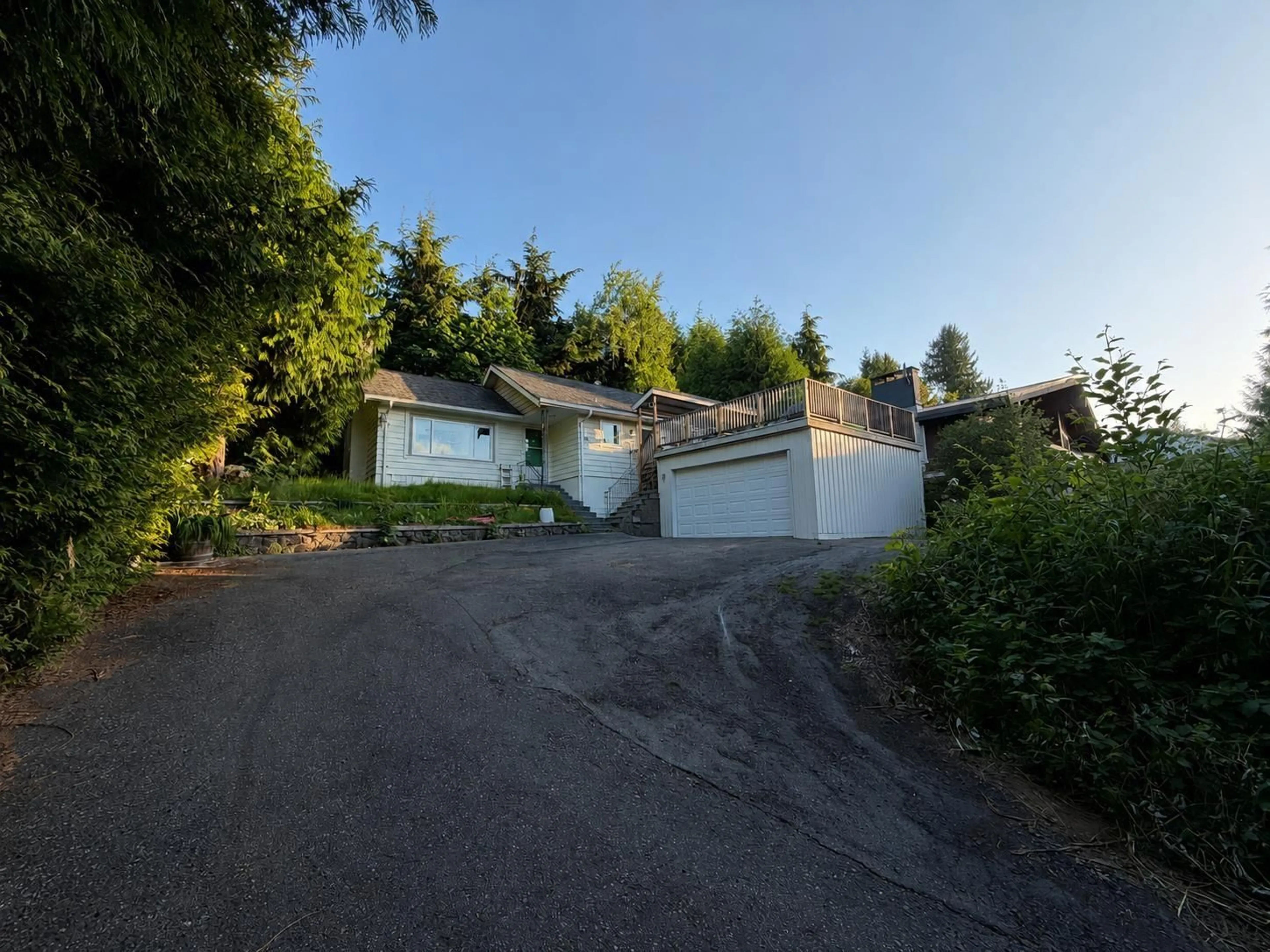 A pic from outside/outdoor area/front of a property/back of a property/a pic from drone, street for 4660 207B STREET, Langley British Columbia V3A7P1