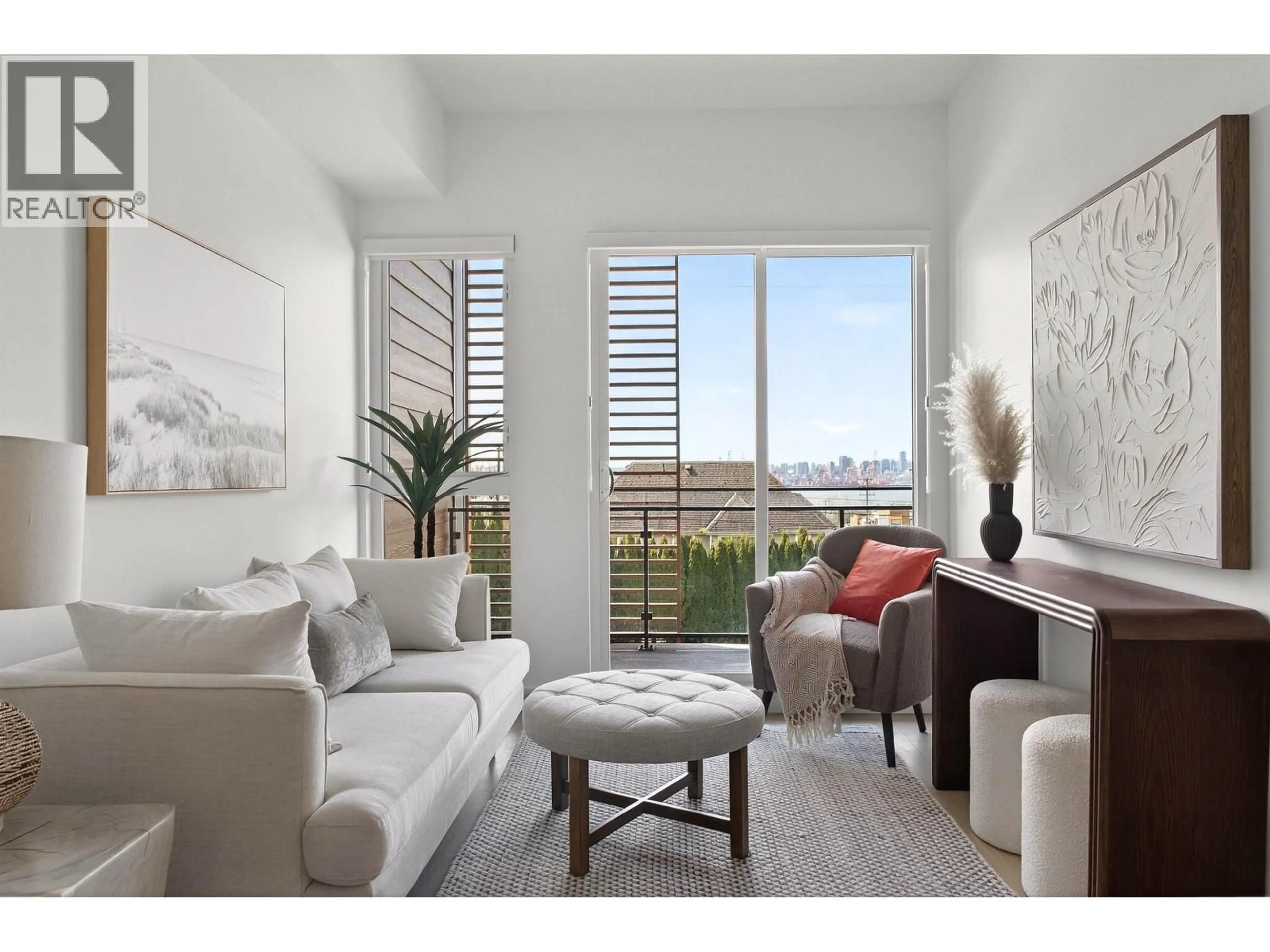 Living room with furniture, unknown for 204 - 333 ST. DAVIDS AVENUE, North Vancouver British Columbia V7L3N7