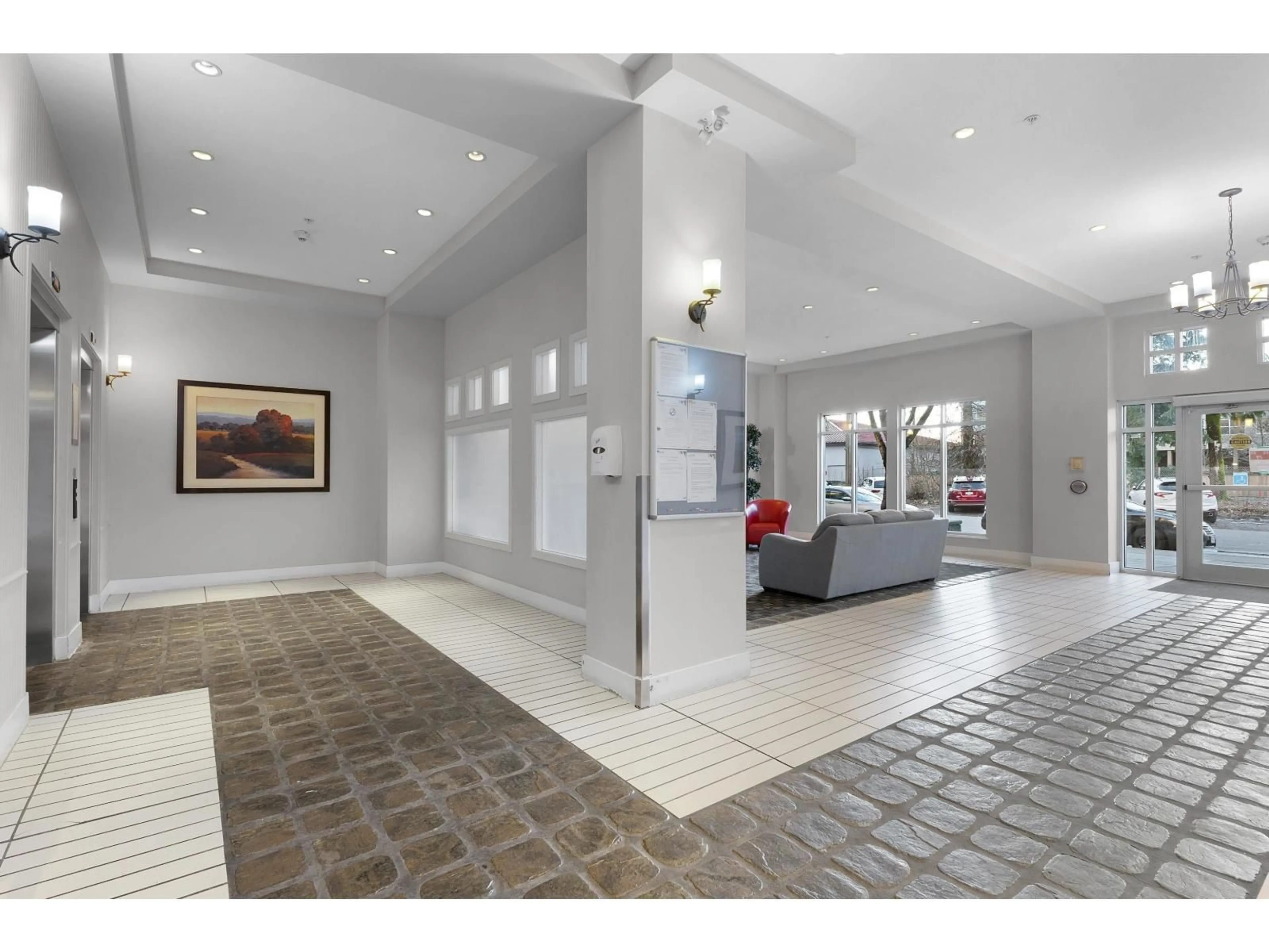 Indoor foyer for 318 - 10180 153 STREET, Surrey British Columbia V3R0B5