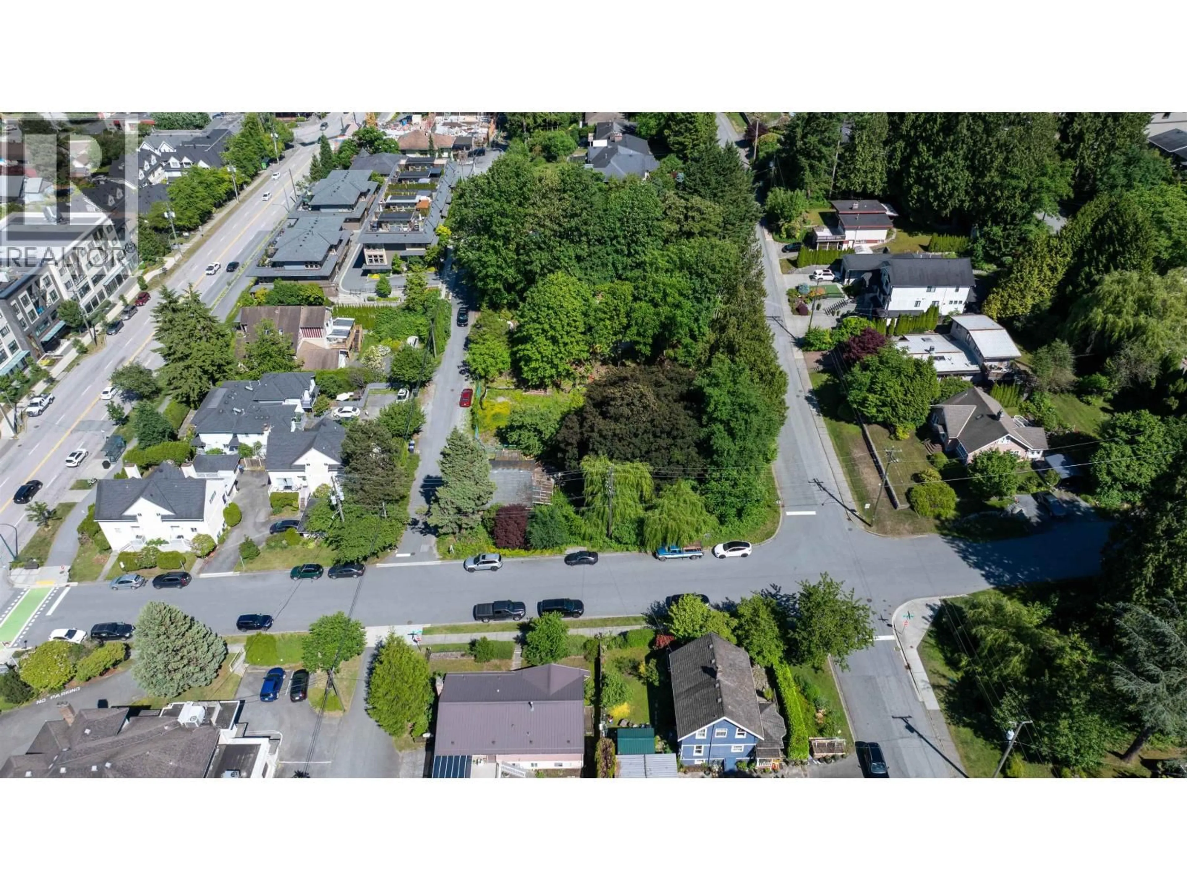A pic from outside/outdoor area/front of a property/back of a property/a pic from drone, street for 2301 ST ANDREWS STREET, Port Moody British Columbia V3H0K4