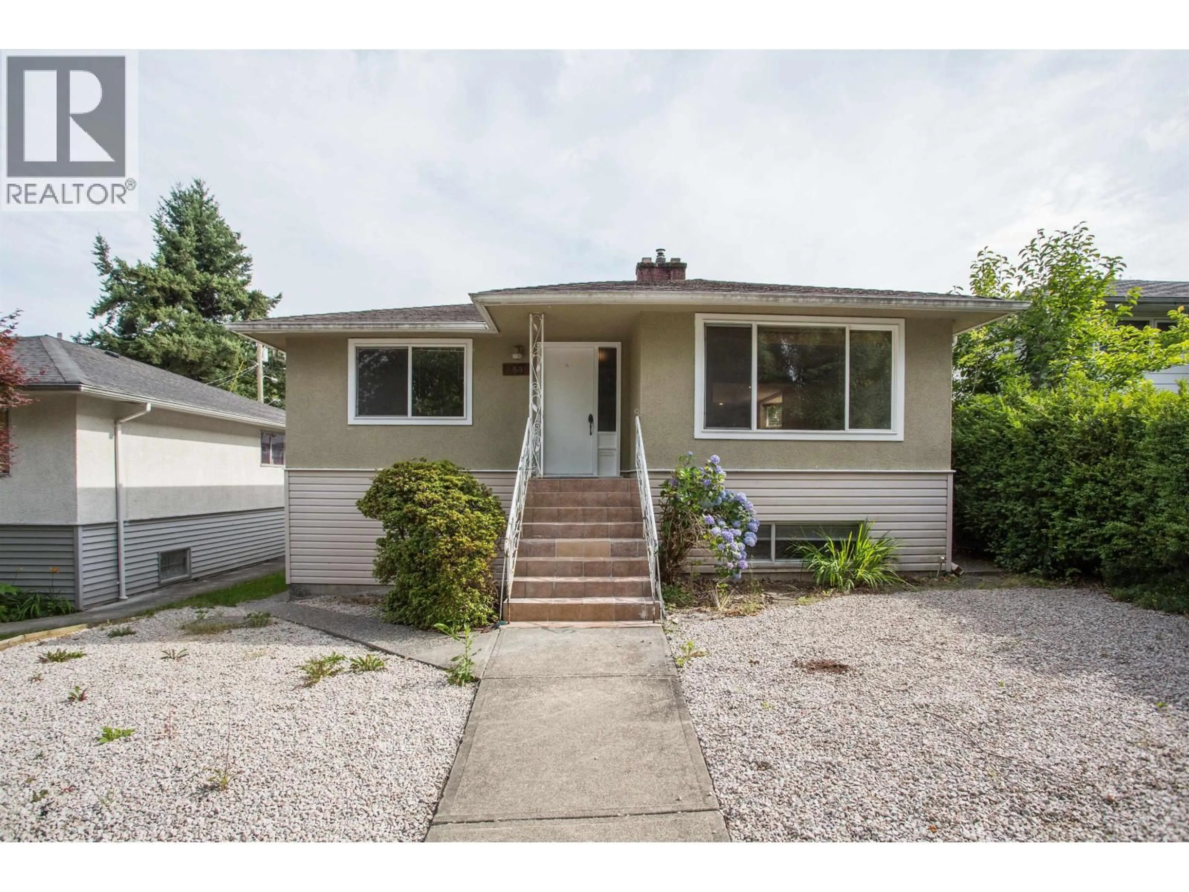 Home with vinyl exterior material, street for 2536 29TH AVENUE, Vancouver British Columbia V5R1V1
