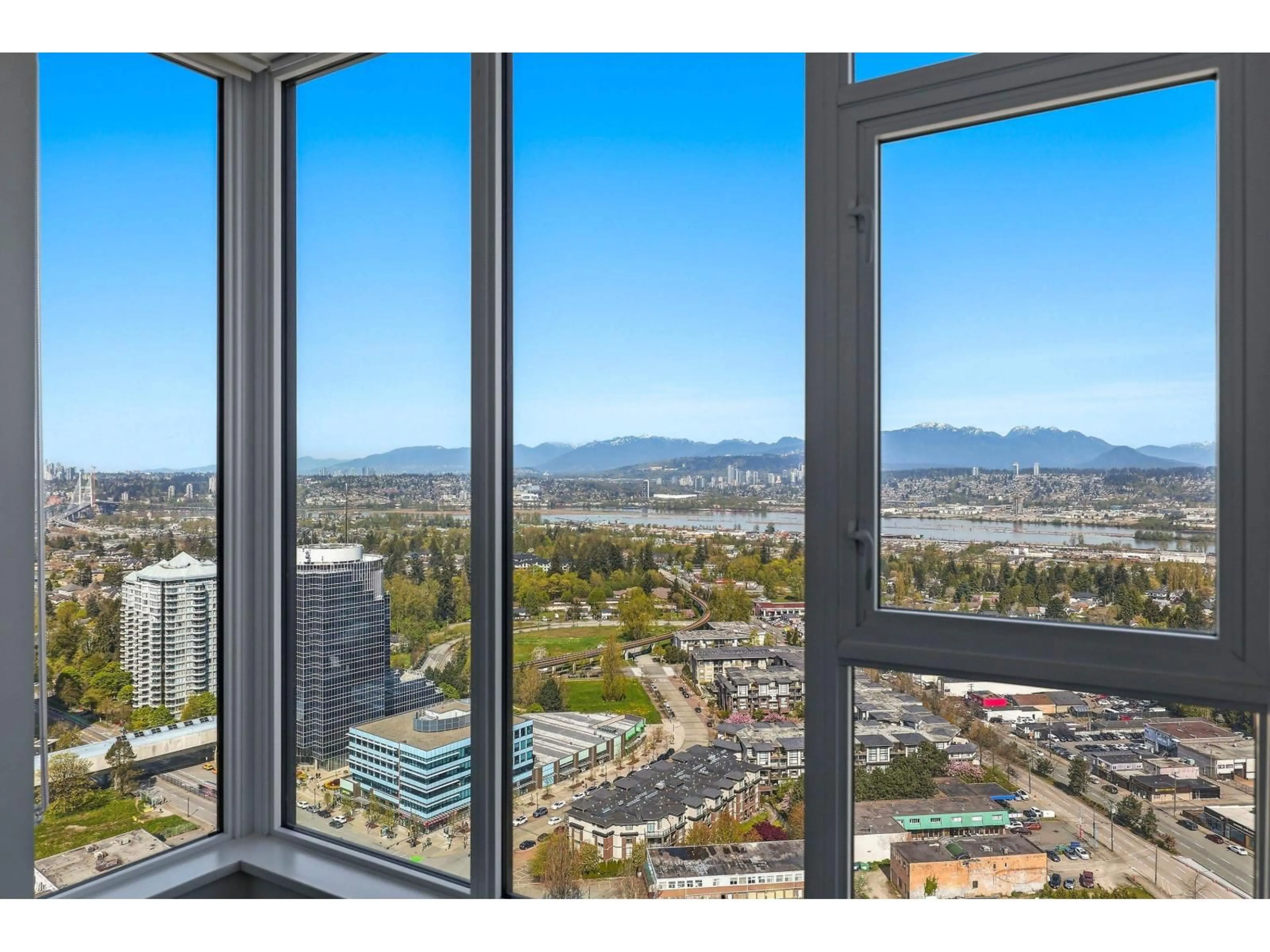 A pic of a room for 2908 - 10750 135A STREET, Surrey British Columbia V3T0V4
