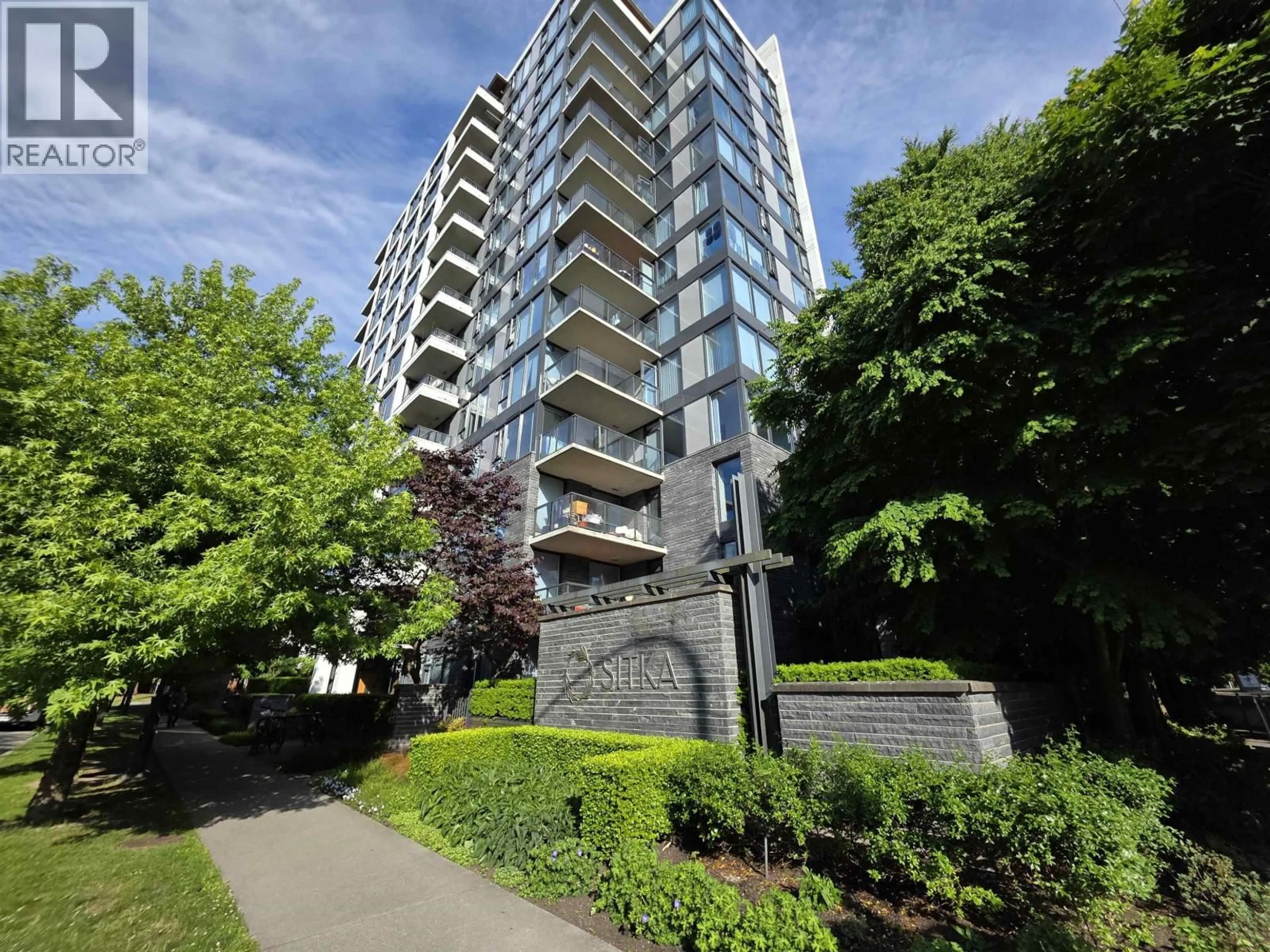 Indoor foyer for 302 - 5868 AGRONOMY ROAD, Vancouver British Columbia V6T0B5
