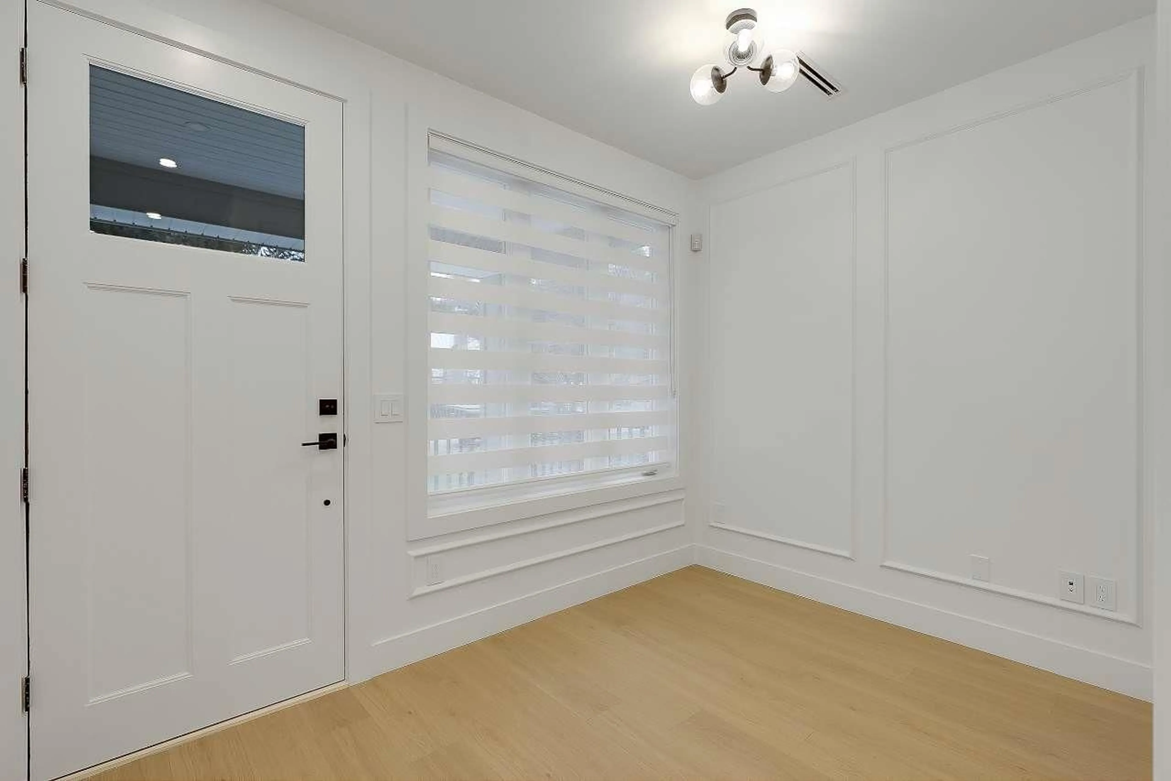 Indoor entryway for 8549 111 STREET, Delta British Columbia V4C7E3