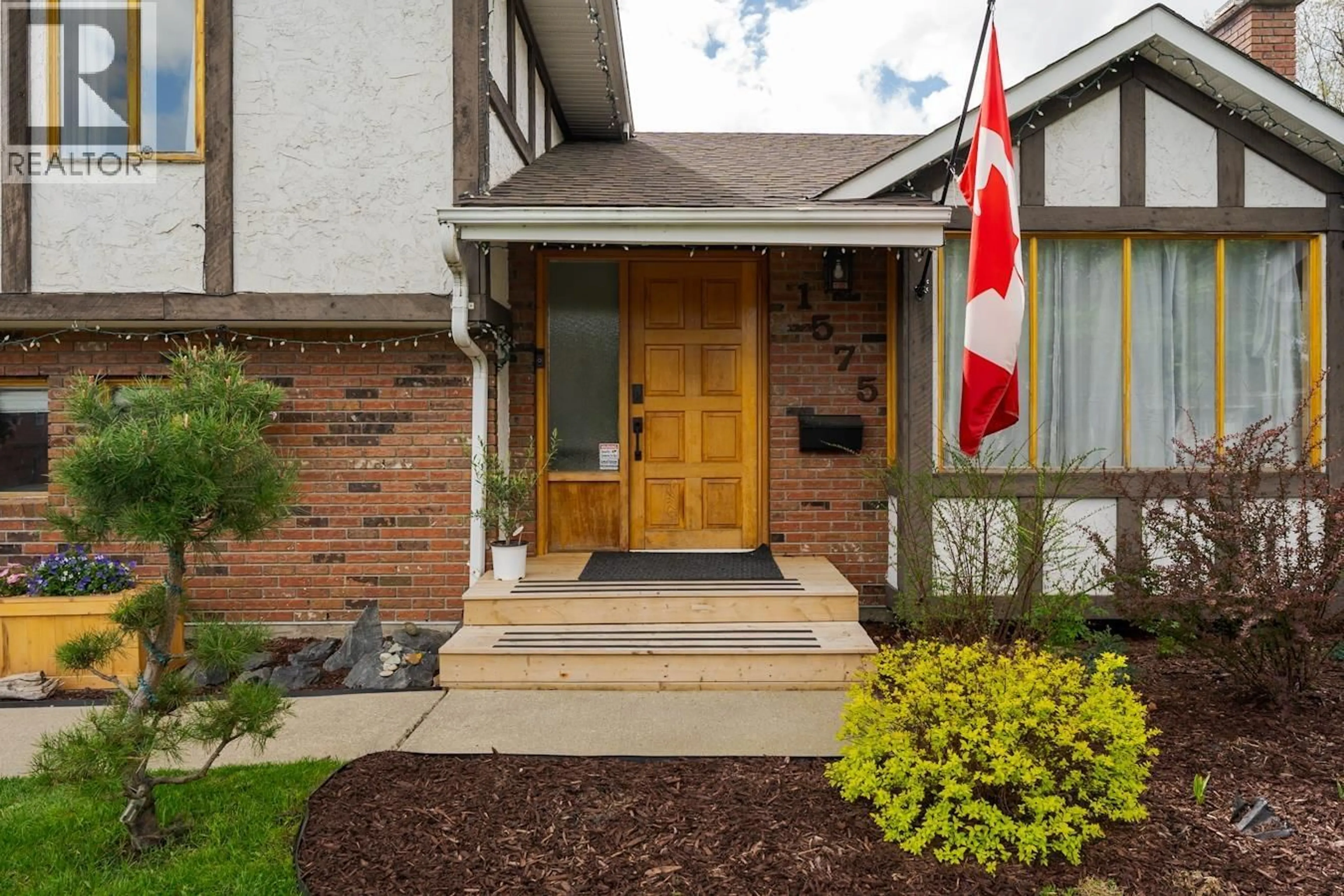 Indoor entryway for 1575 BUCHANAN AVENUE, Prince George British Columbia V2L4X8
