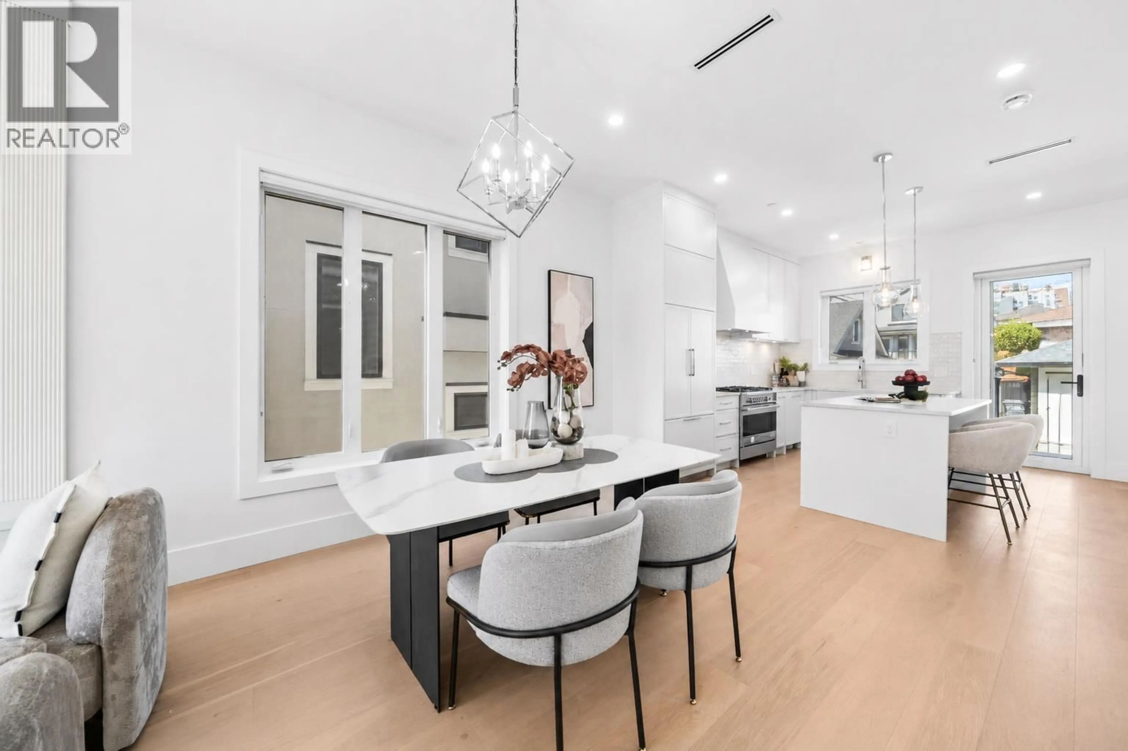 Contemporary kitchen, unknown for 531 61ST AVENUE, Vancouver British Columbia V6P2B4