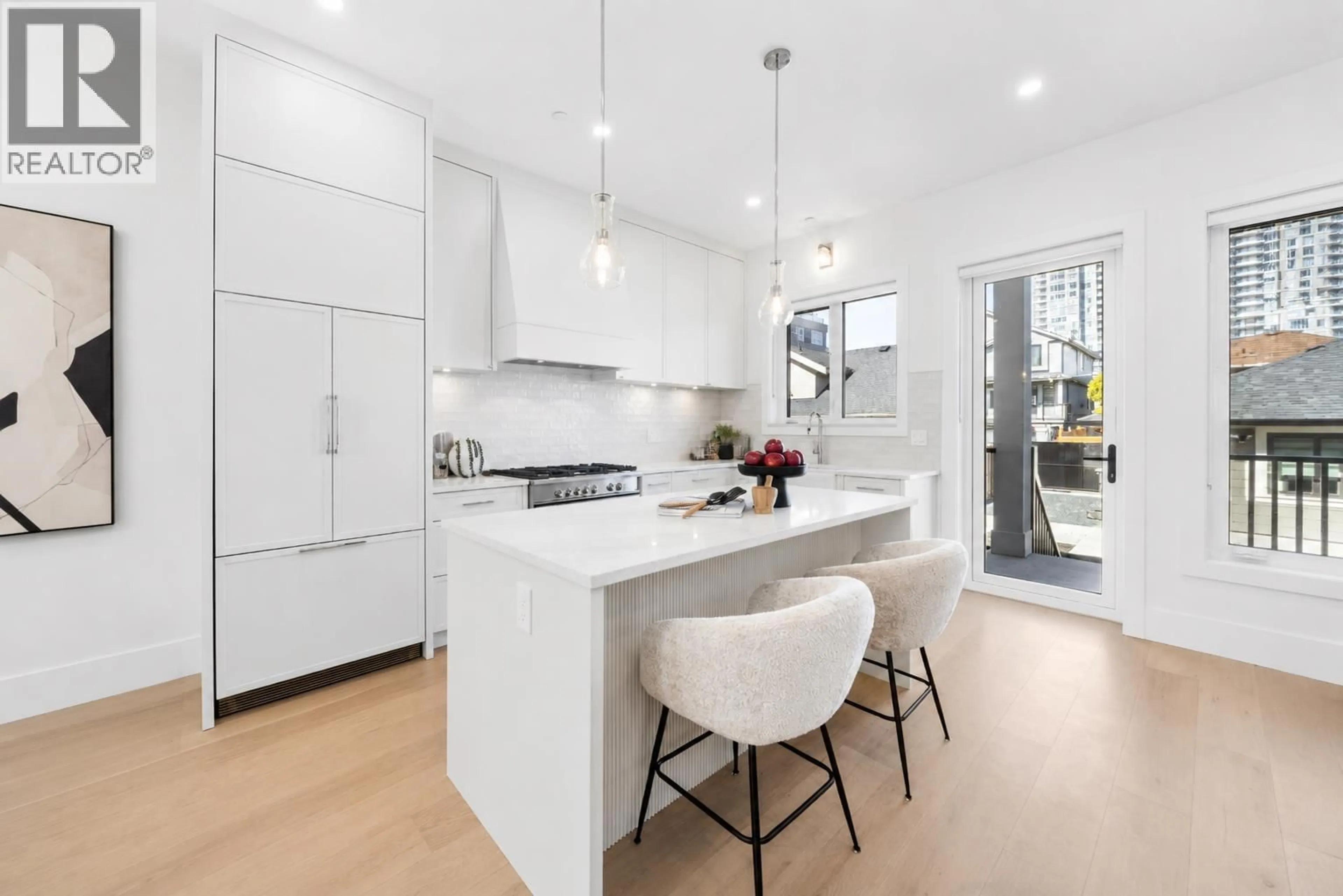 Contemporary kitchen, unknown for 531 61ST AVENUE, Vancouver British Columbia V6P2B4