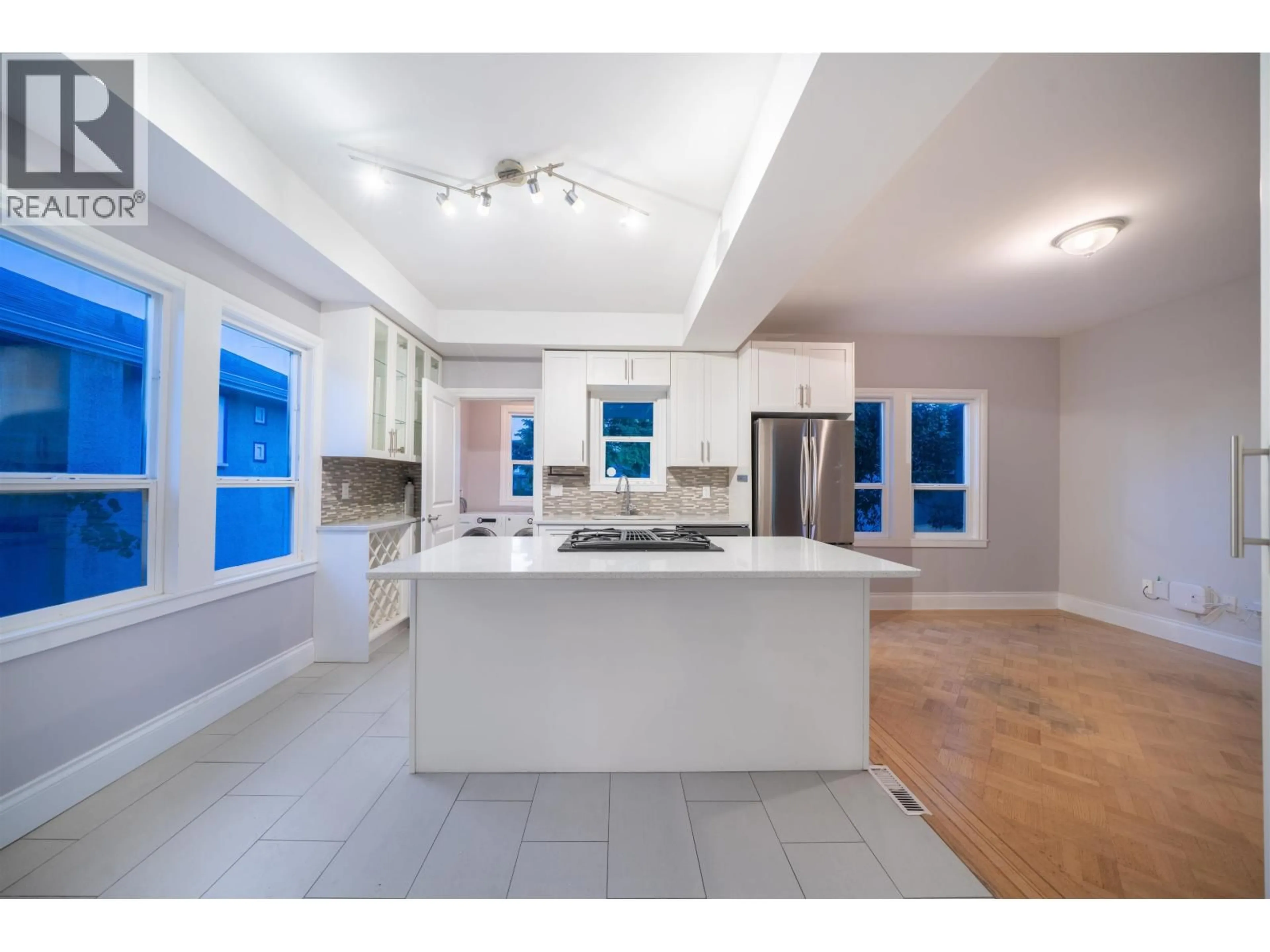 Open concept kitchen, ceramic/tile floor for 2528 ADANAC STREET, Vancouver British Columbia V5K2M5