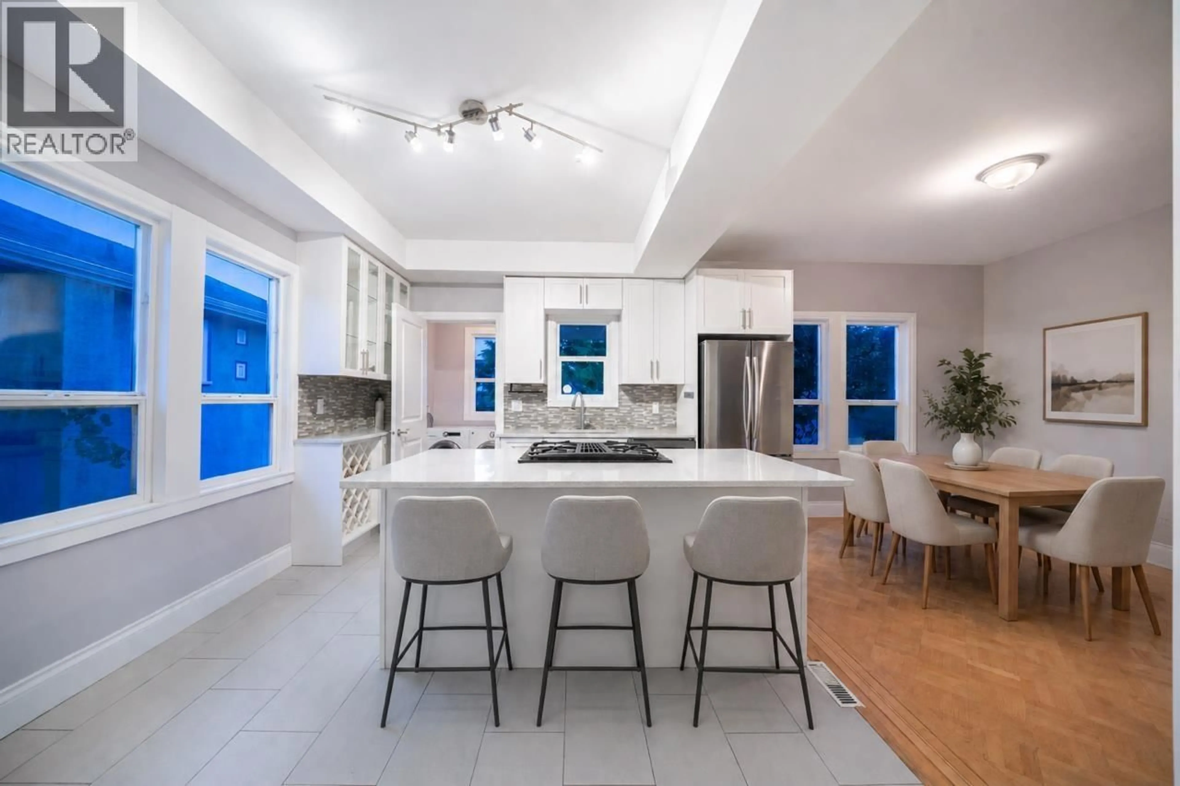 Open concept kitchen, ceramic/tile floor for 2528 ADANAC STREET, Vancouver British Columbia V5K2M5