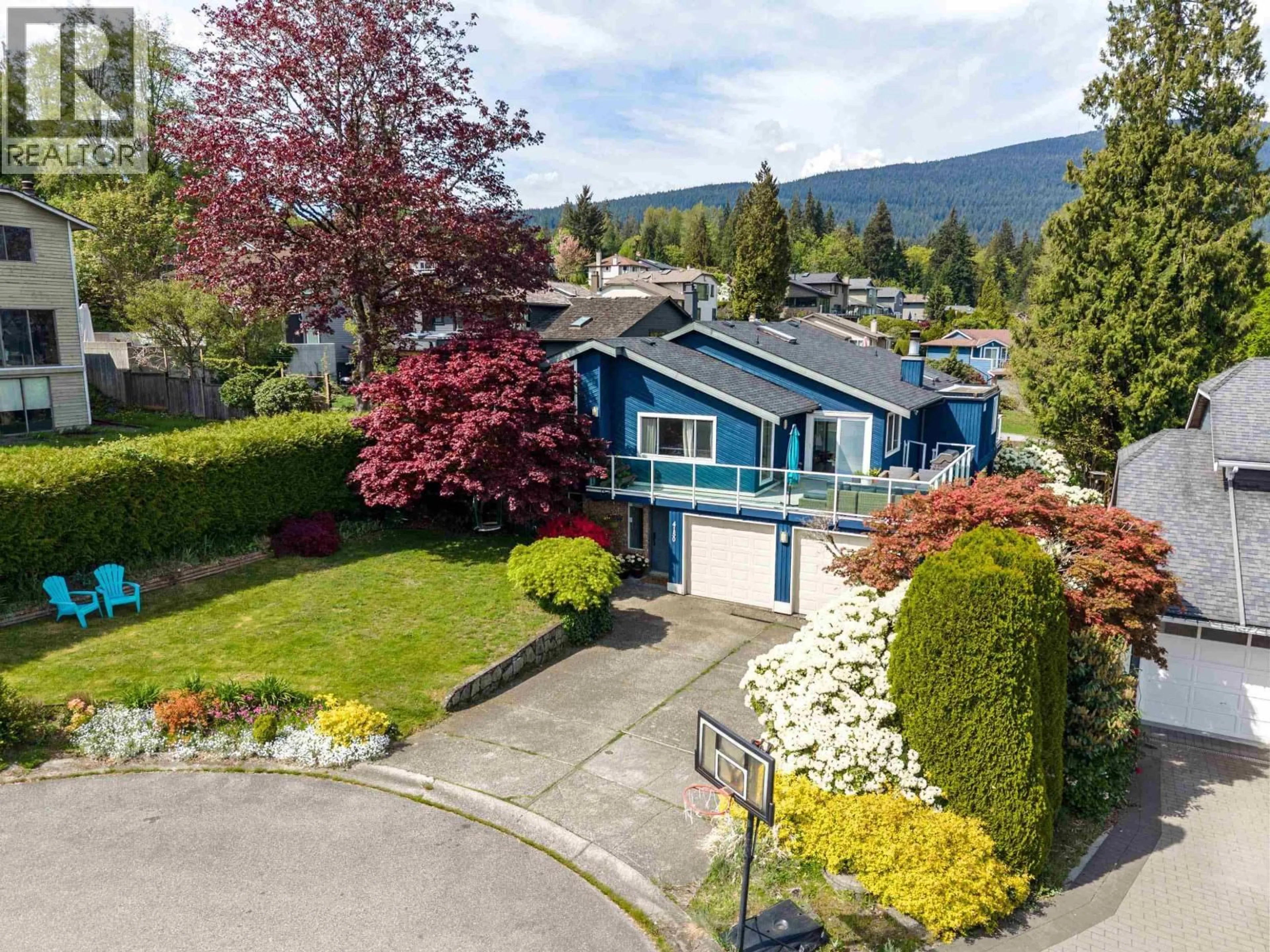 A pic from outside/outdoor area/front of a property/back of a property/a pic from drone, mountain view for 4150 BEST COURT, North Vancouver British Columbia V7G2E3