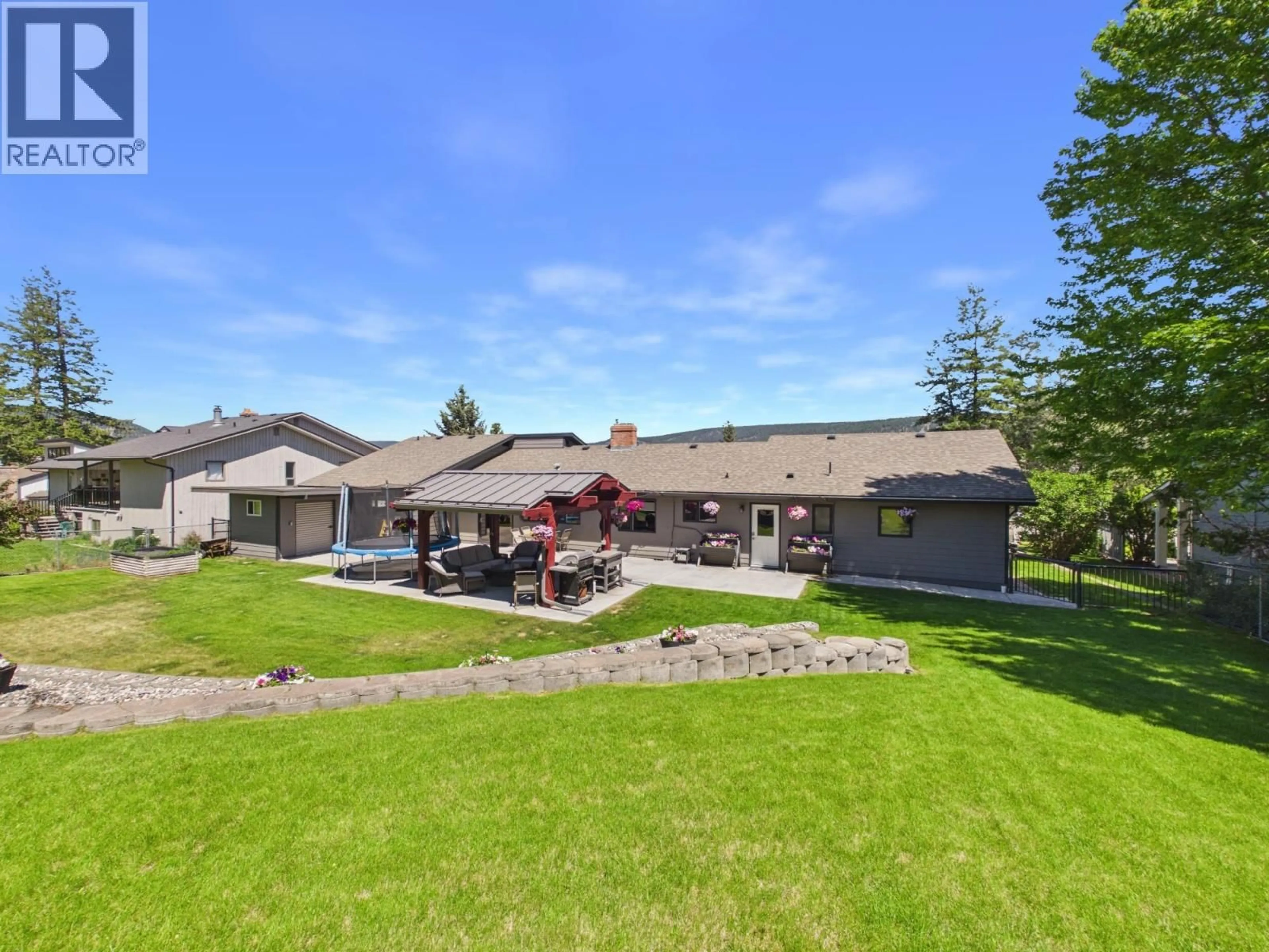 A pic from outside/outdoor area/front of a property/back of a property/a pic from drone, mountain view for 33 FAIRVIEW DRIVE, Williams Lake British Columbia V2G4K9