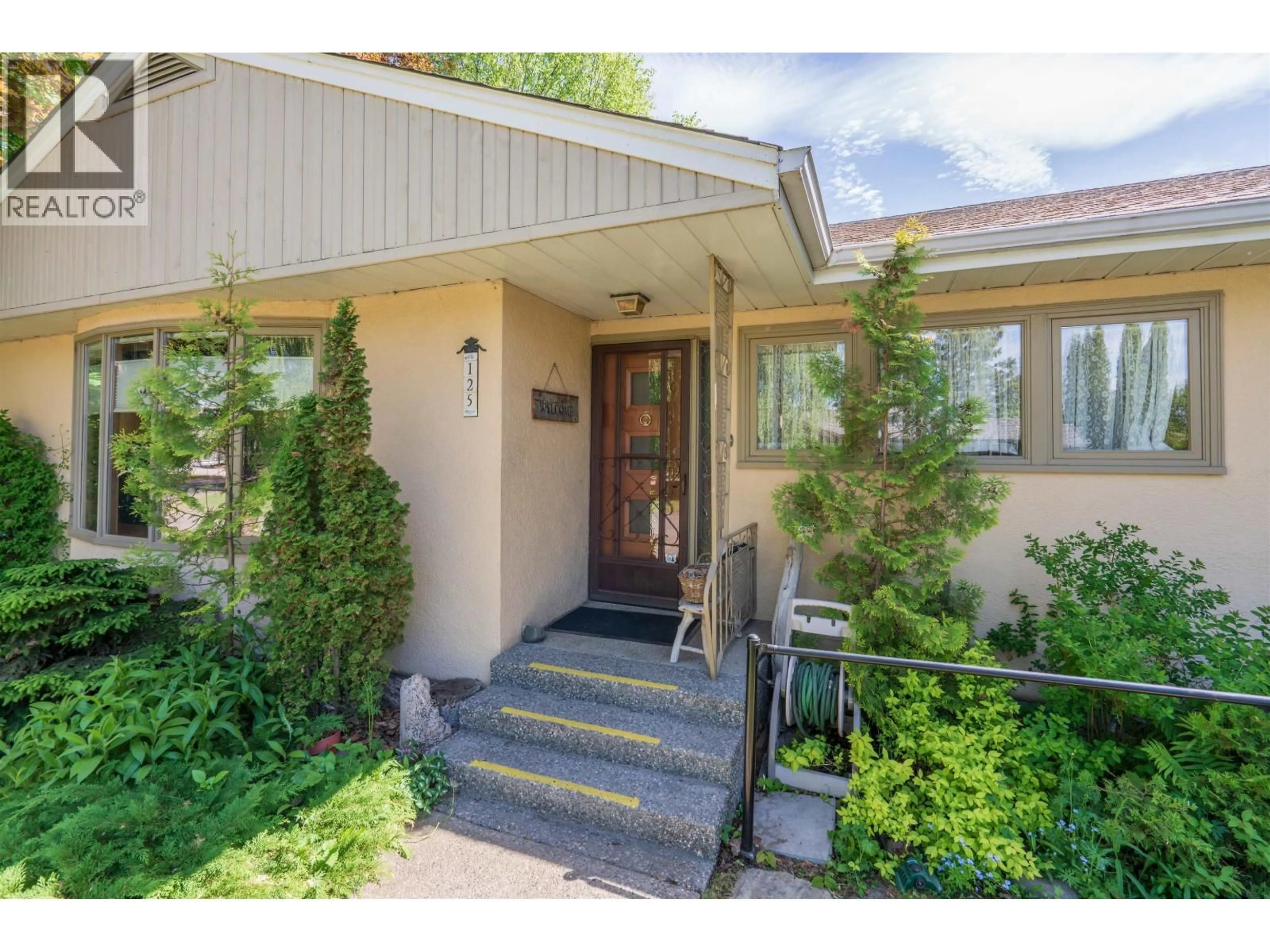 Indoor entryway for 125 15TH AVENUE, Prince George British Columbia V2L3W3