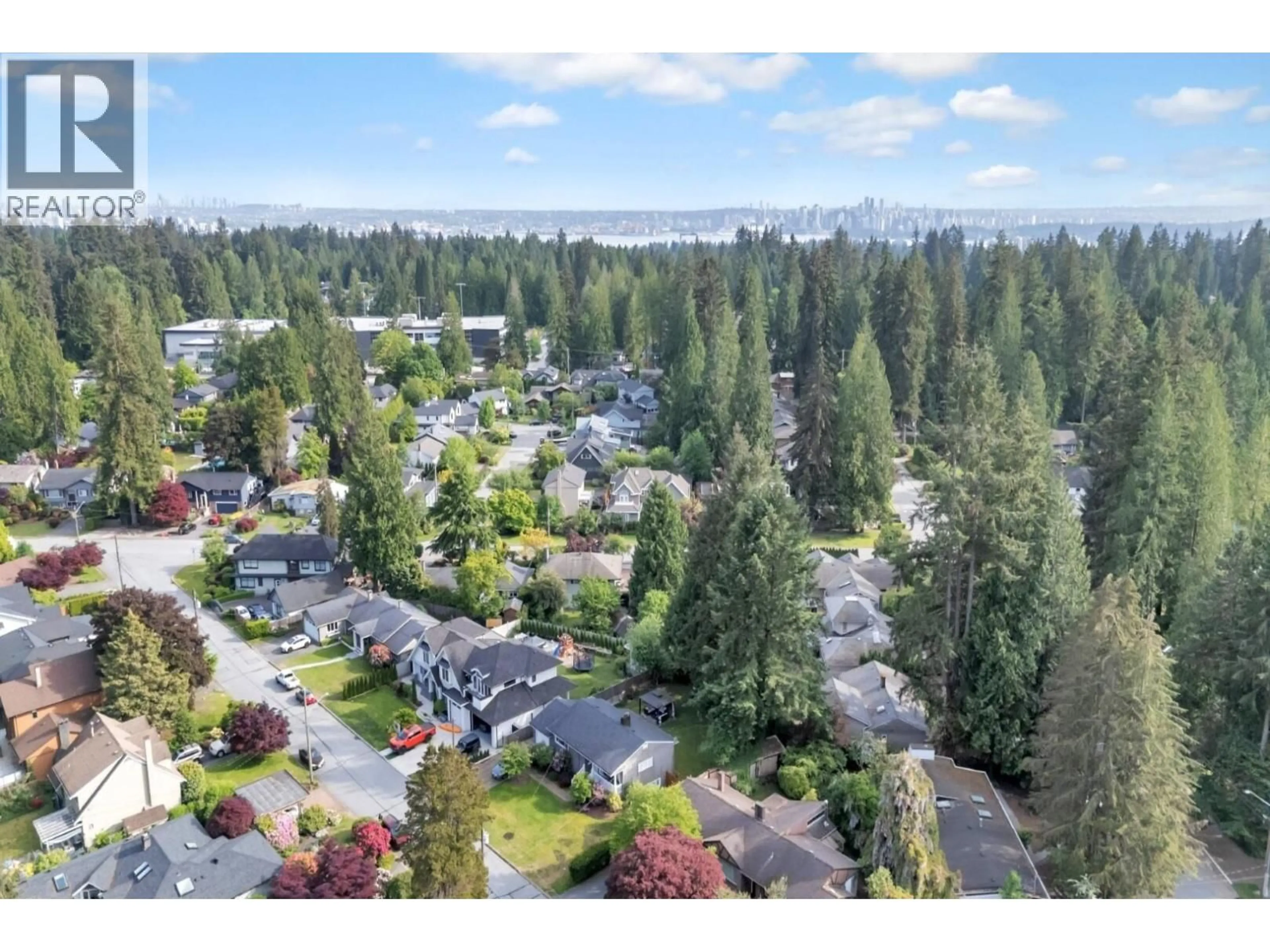 A pic from outside/outdoor area/front of a property/back of a property/a pic from drone, unknown for 1075 RUTHINA AVENUE, North Vancouver British Columbia V7R2E7