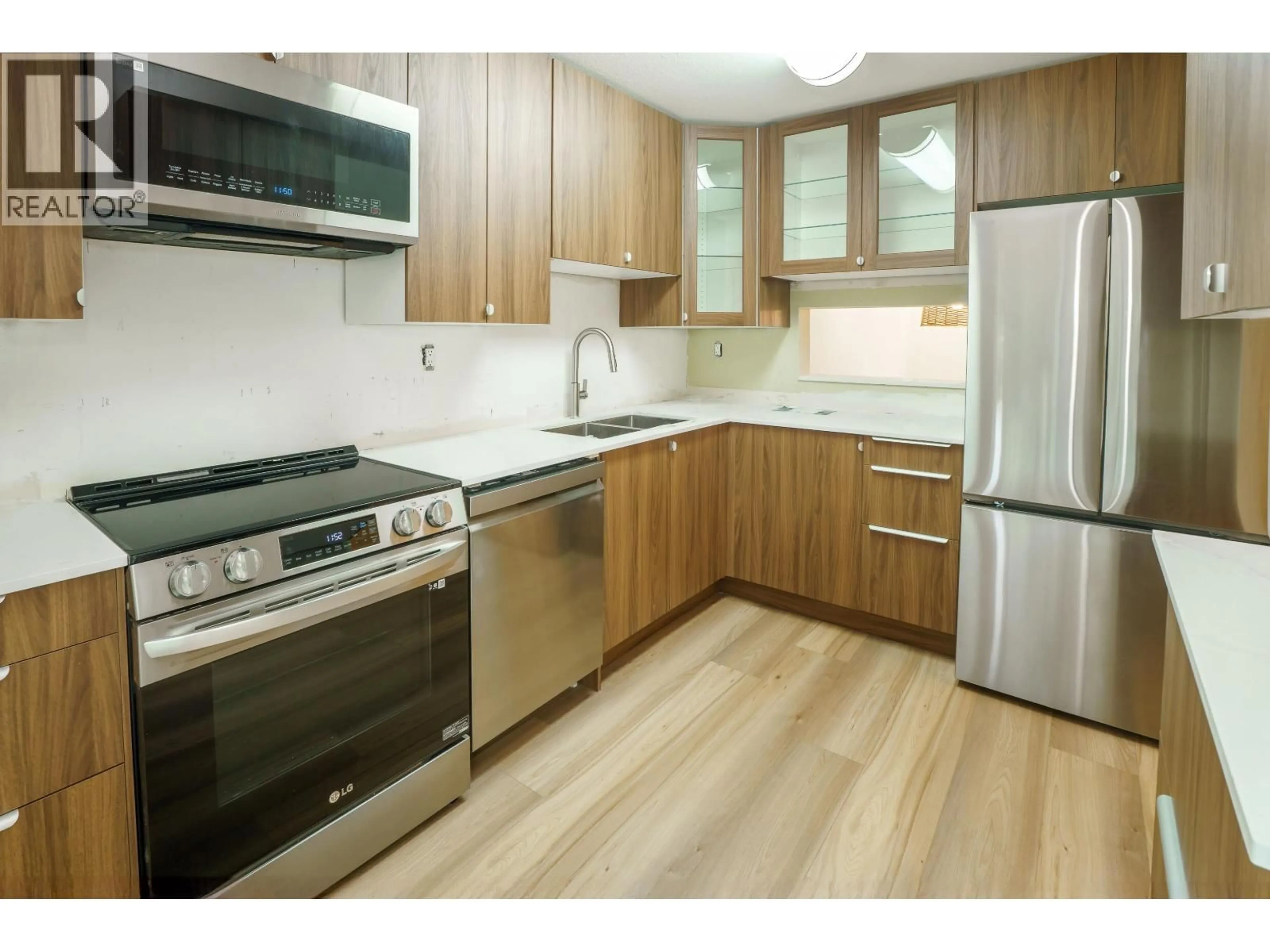 Standard kitchen, wood/laminate floor for 11 - 3190 TAHSIS AVENUE, Coquitlam British Columbia V3B6C2