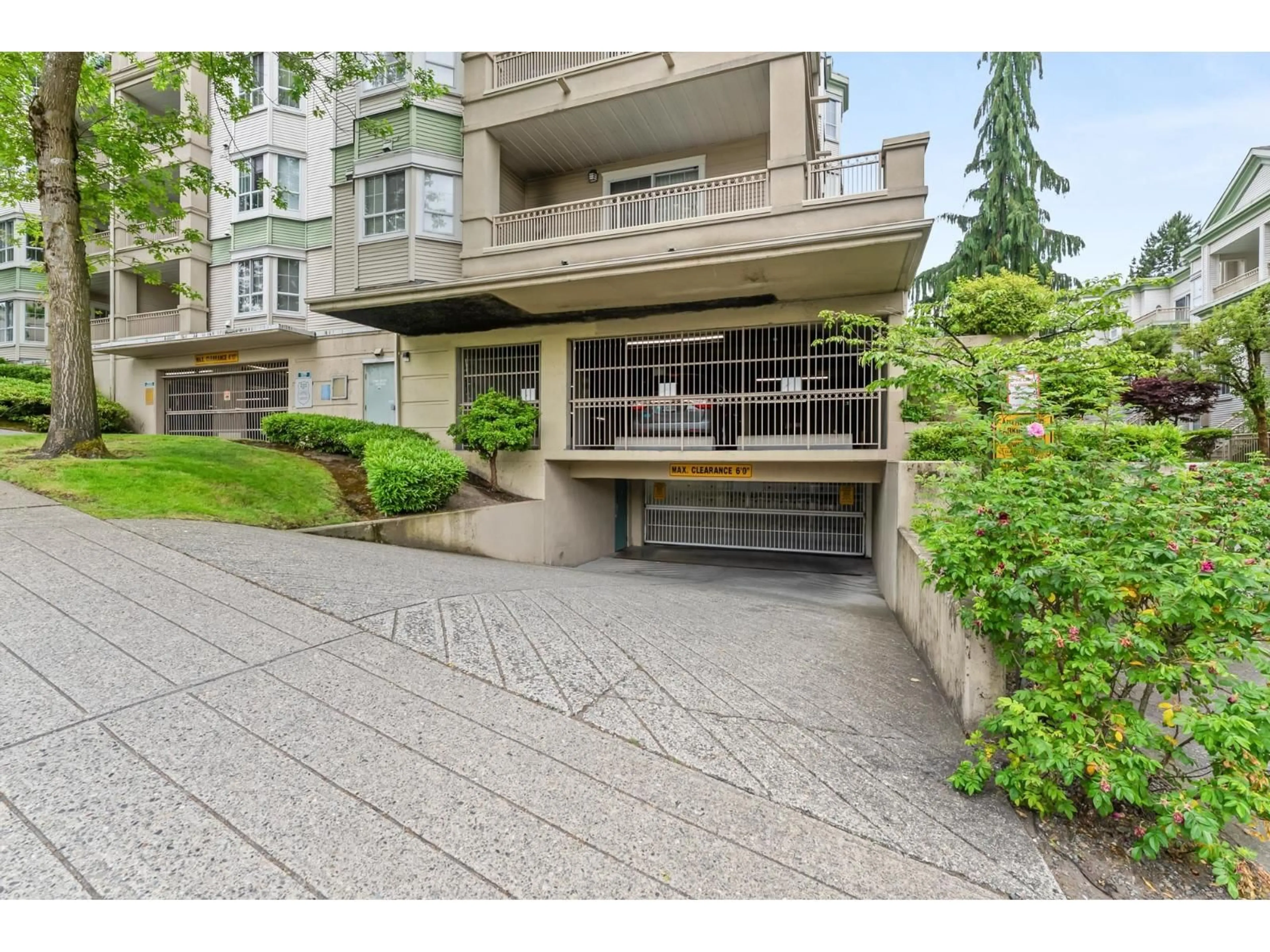 Unknown for 323 - 15268 105 AVE AVENUE WEST, Surrey British Columbia V3R0W8