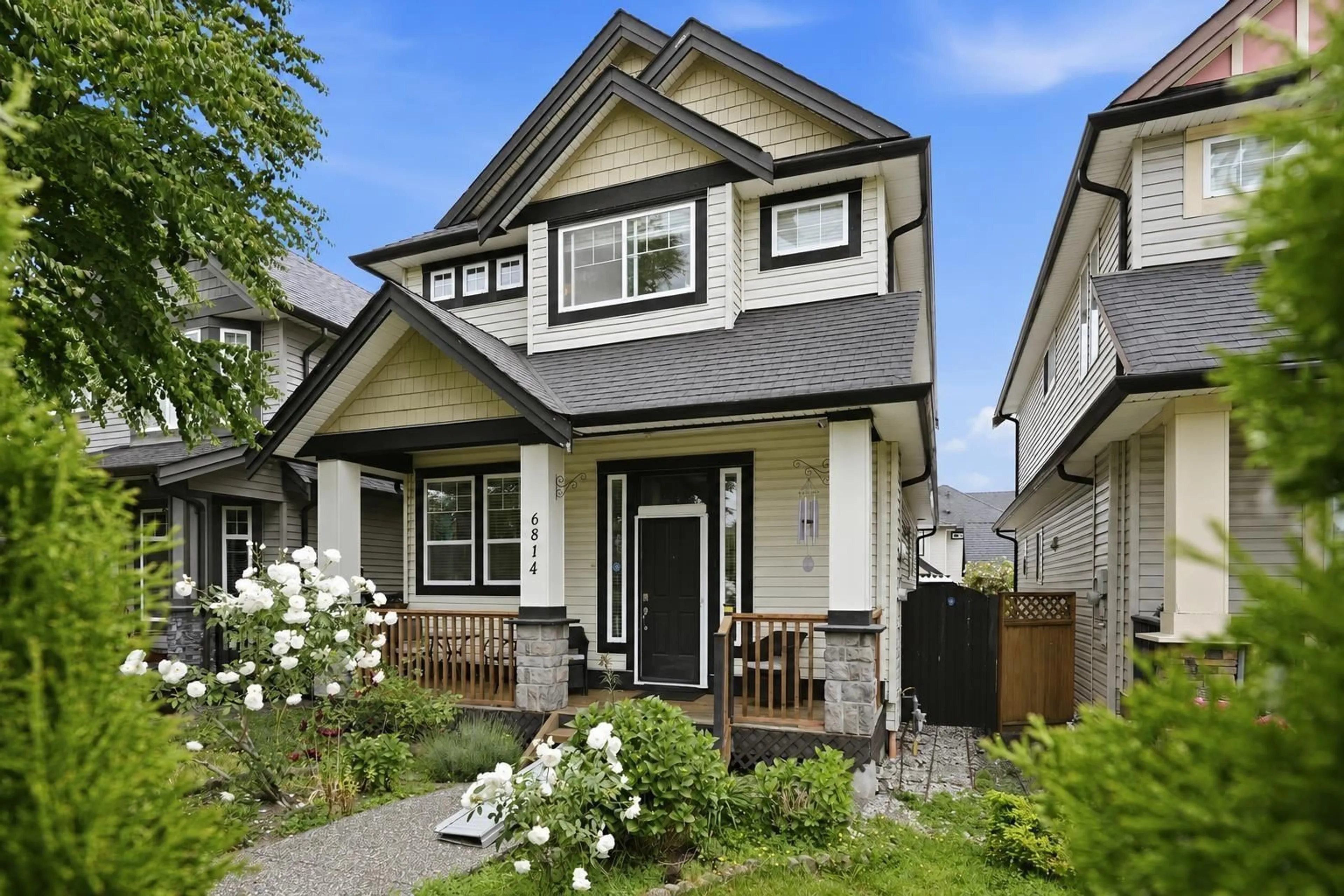 Home with vinyl exterior material, street for 6814 192 STREET, Surrey British Columbia V4N0B5