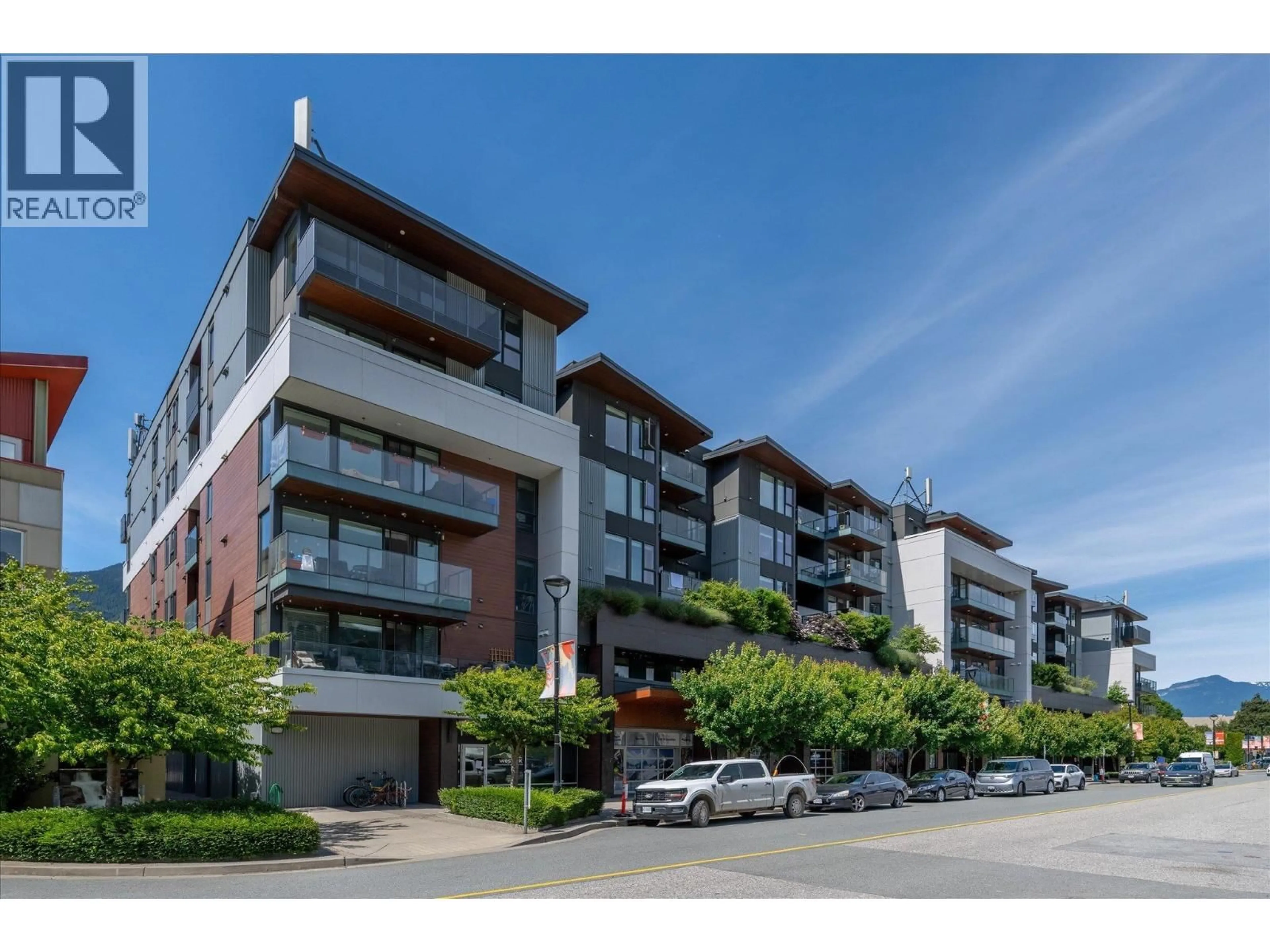 A pic from outside/outdoor area/front of a property/back of a property/a pic from drone, street for 402 - 37881 CLEVELAND AVENUE, Squamish British Columbia V8B0Z7