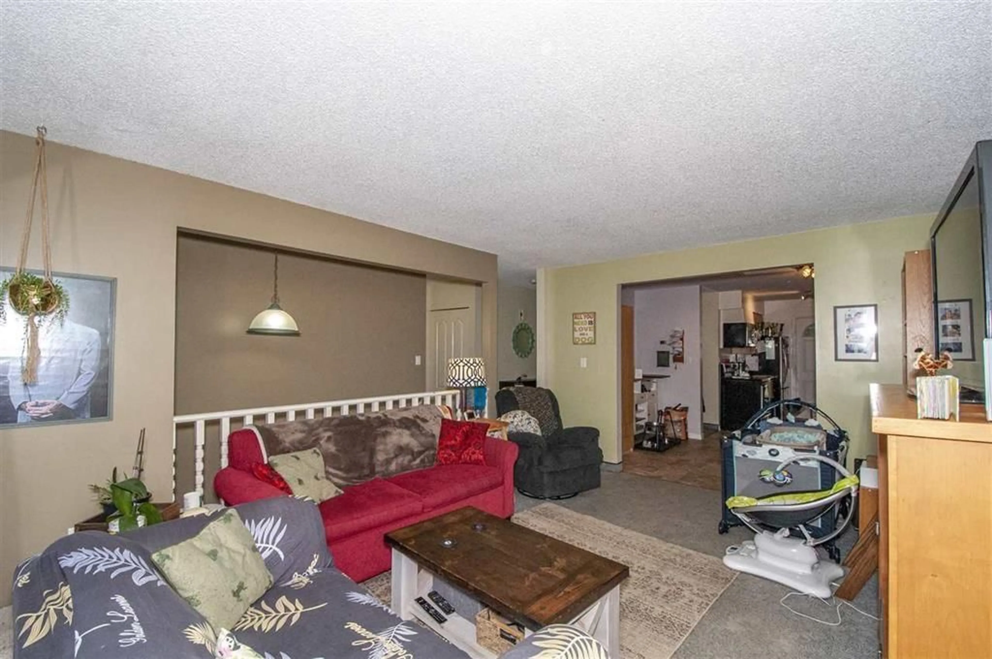 Living room with furniture, unknown for 1835 KING GEORGE BOULEVARD, Surrey British Columbia V4A4Z9