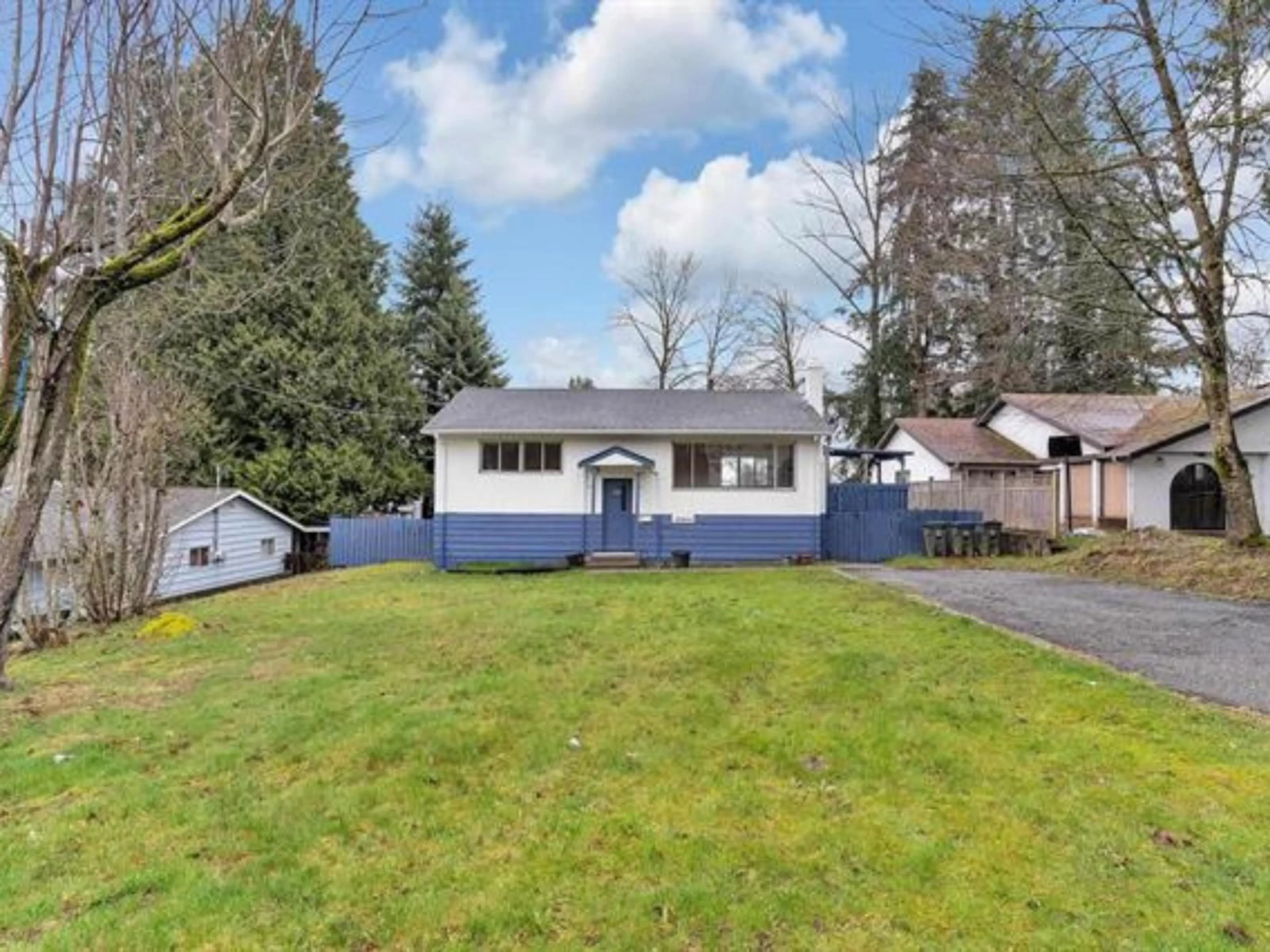 Unknown for 10464 154A STREET, Surrey British Columbia V3R4K1
