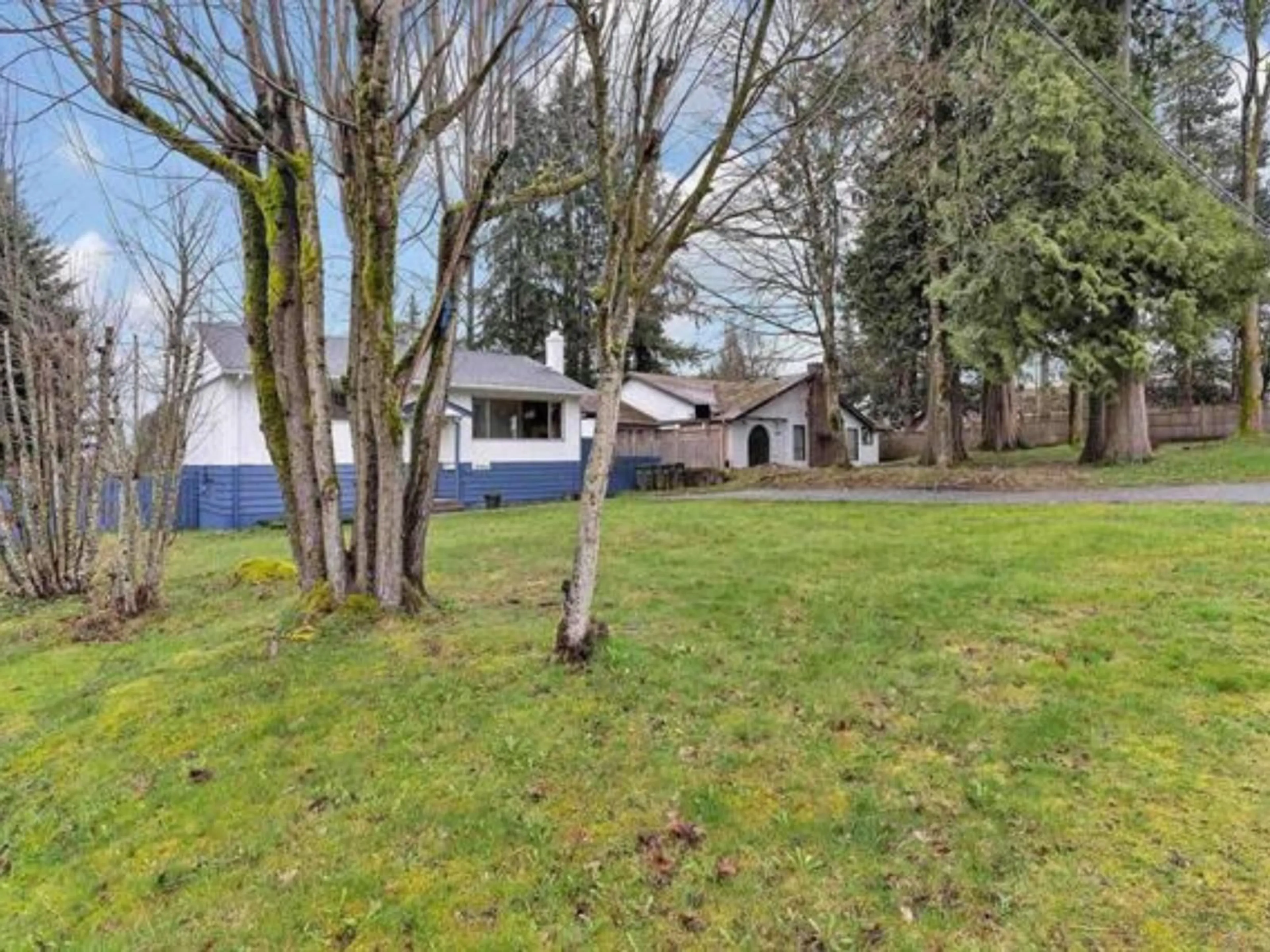 A pic from outside/outdoor area/front of a property/back of a property/a pic from drone, unknown for 10464 154A STREET, Surrey British Columbia V3R4K1