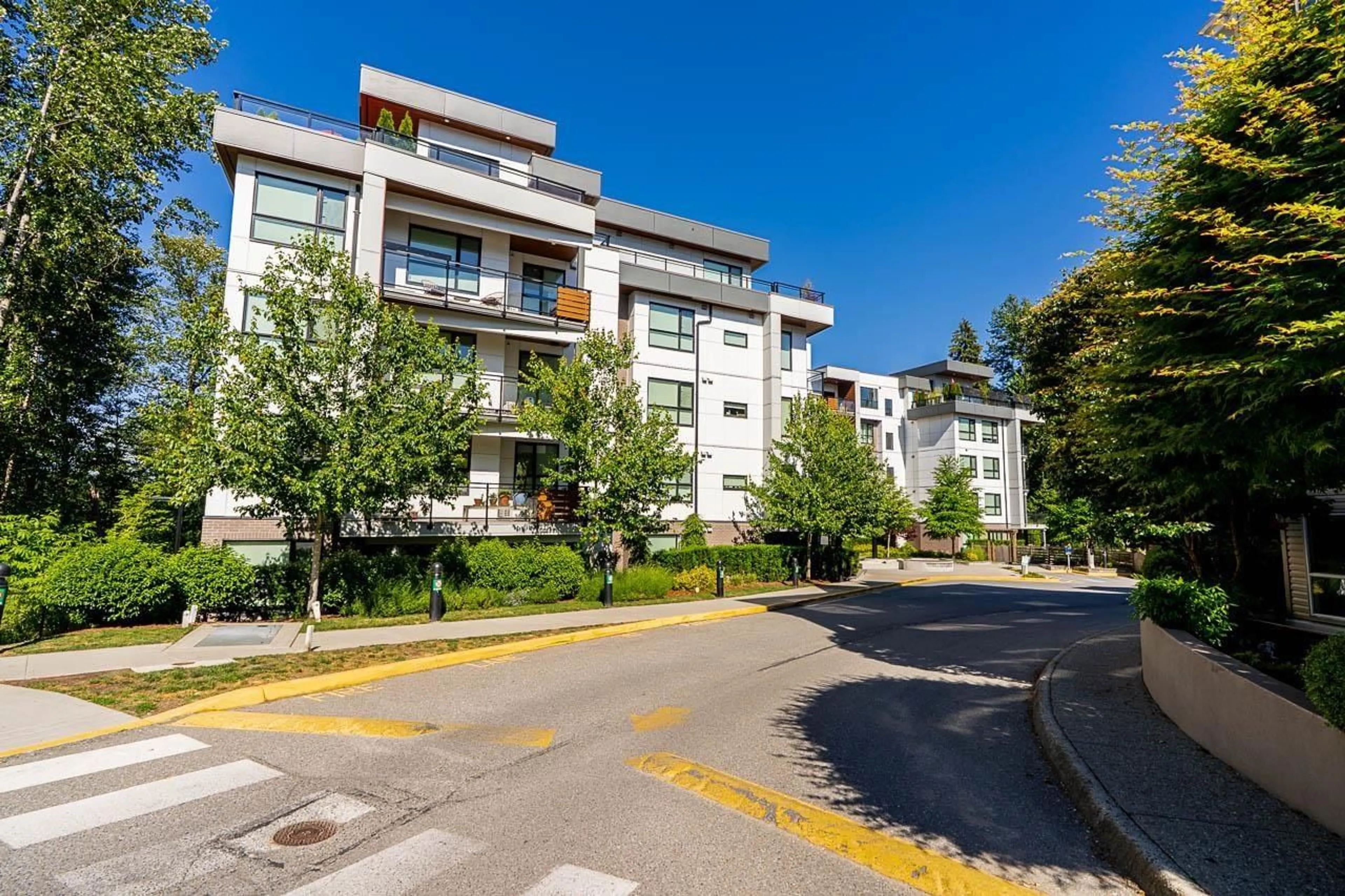 Patio, street for 411 - 3182 GLADWIN ROAD, Abbotsford British Columbia V2T6R7