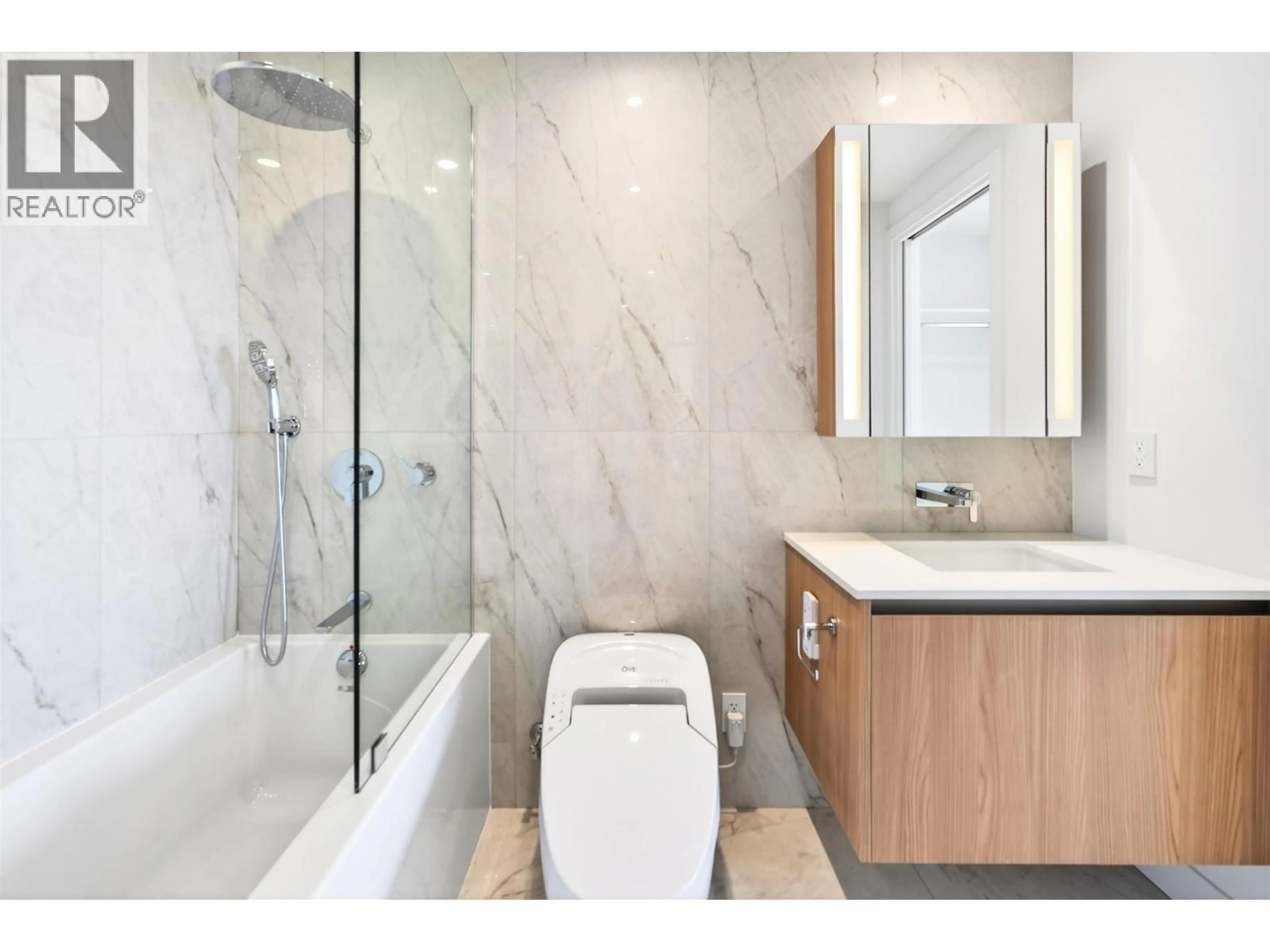 Standard bathroom, ceramic/tile floor for 1304 - 135 13TH STREET, North Vancouver British Columbia V7L0J8