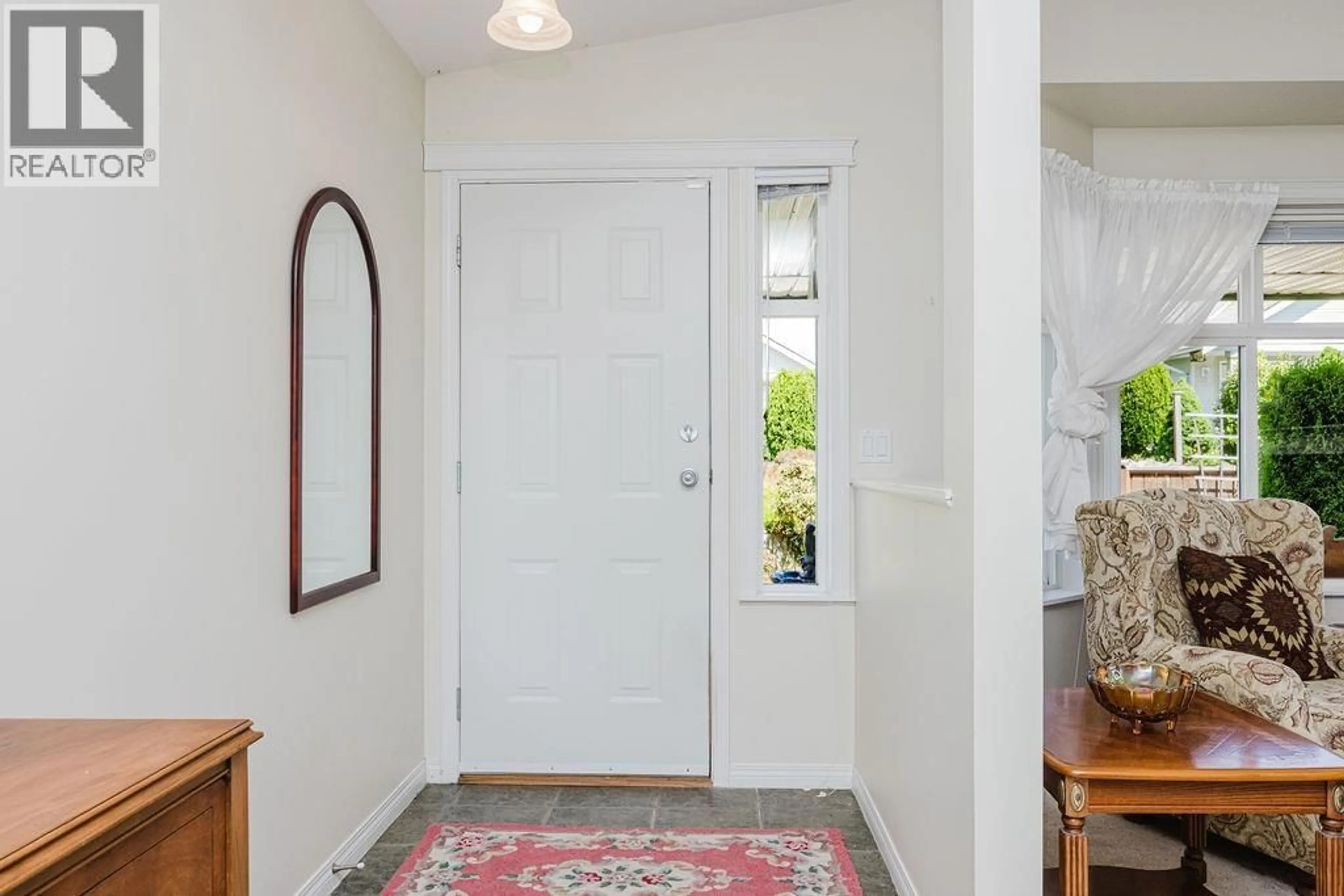 Indoor entryway for 6317 WILLIAMS PLACE, Sechelt British Columbia V7Z0M6