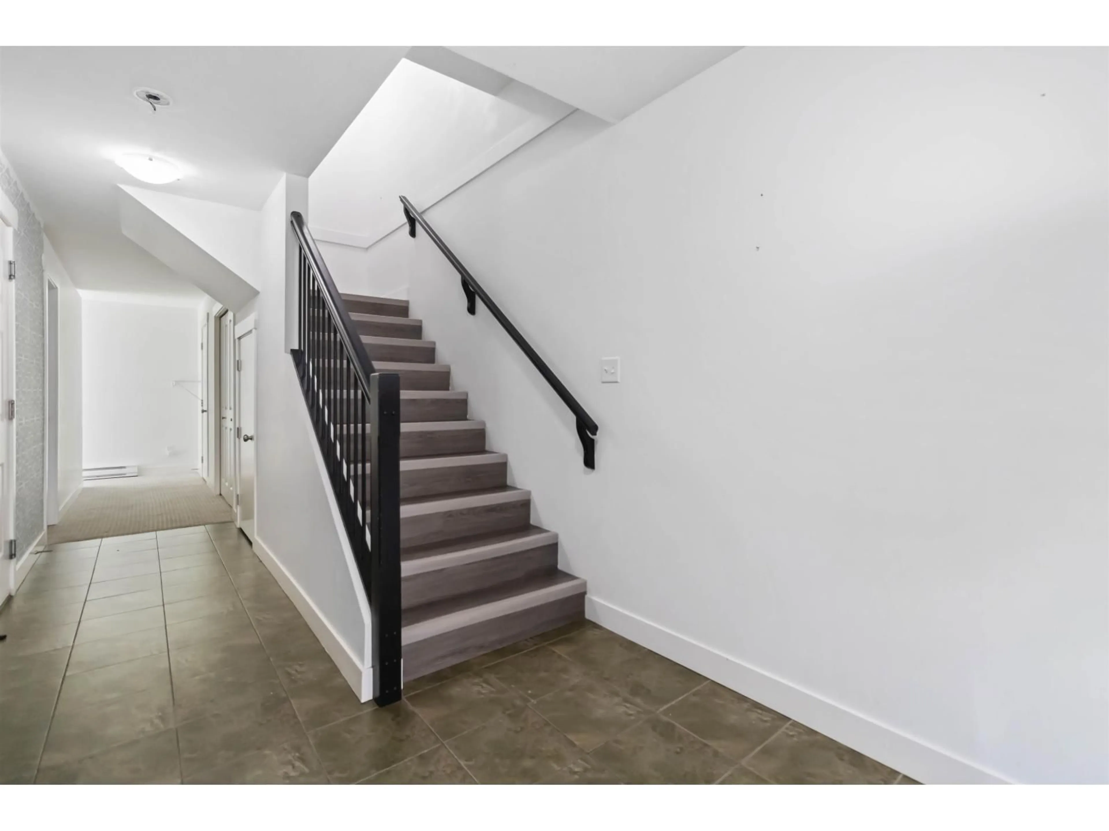 Stairs for 43 - 45085 WOLFE ROAD, Chilliwack British Columbia V2P0C5