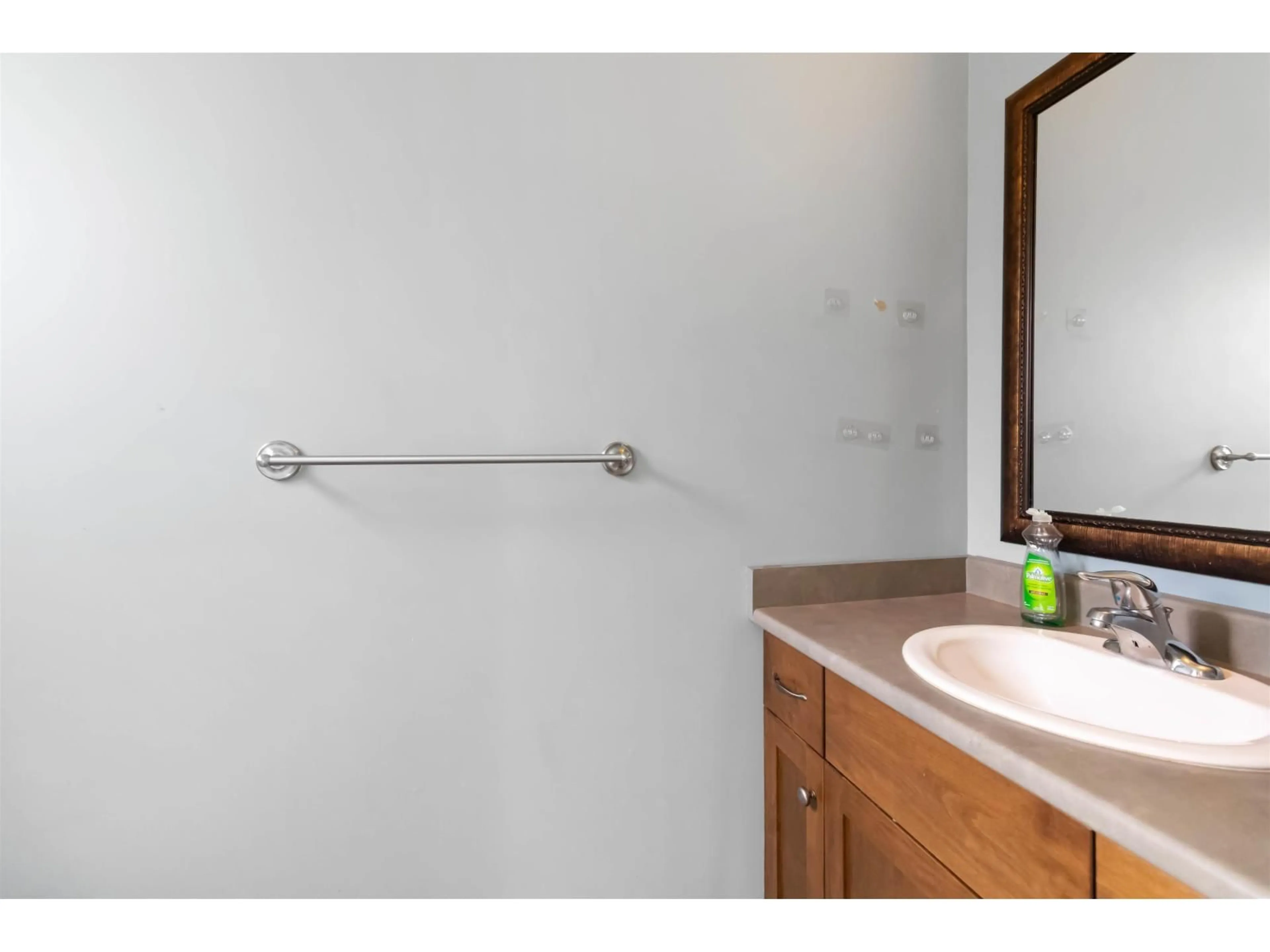 Standard bathroom, unknown for 43 - 45085 WOLFE ROAD, Chilliwack British Columbia V2P0C5