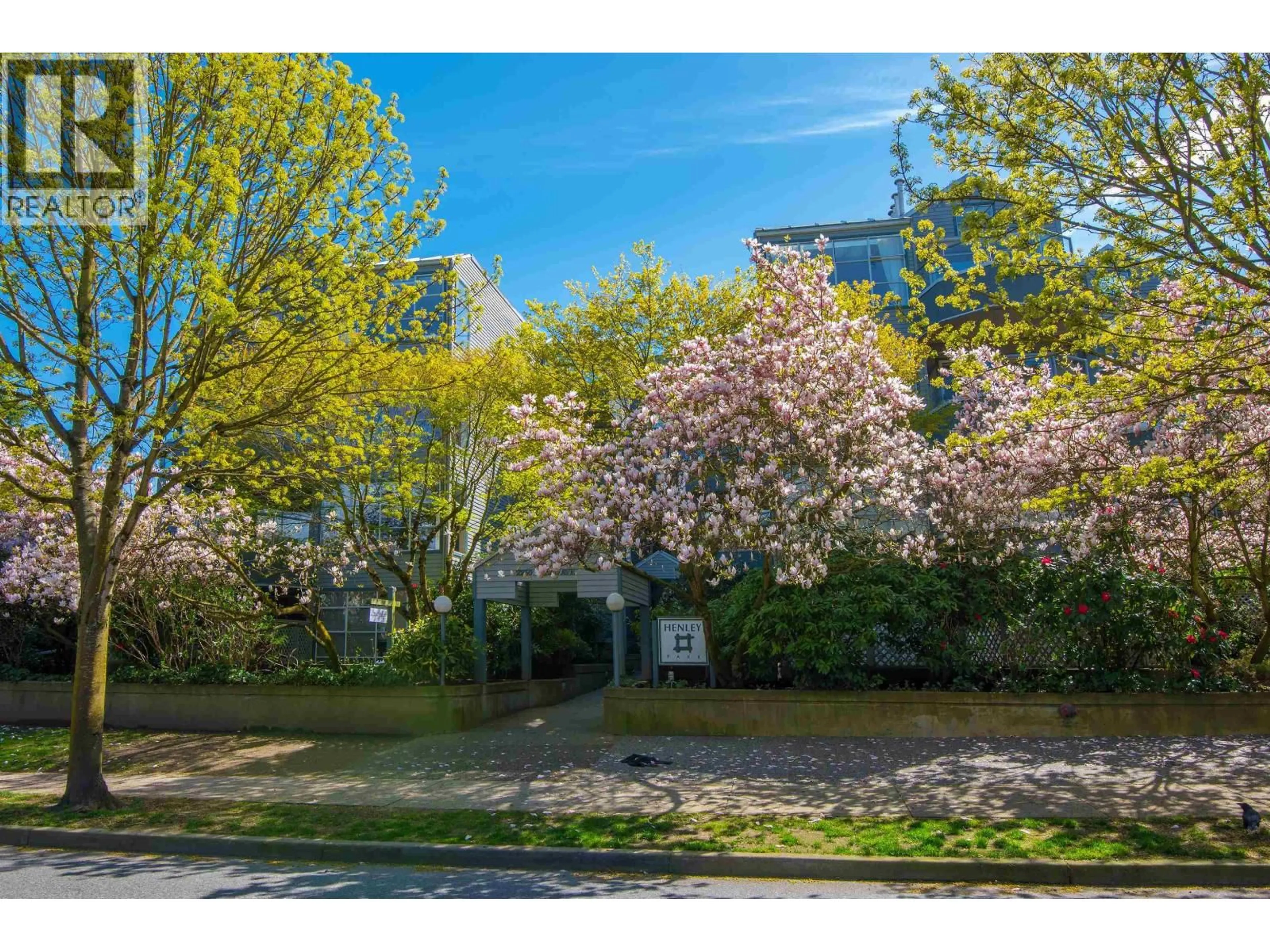 A pic from outside/outdoor area/front of a property/back of a property/a pic from drone, street for 303 - 2250 3RD AVENUE, Vancouver British Columbia V6K1L4