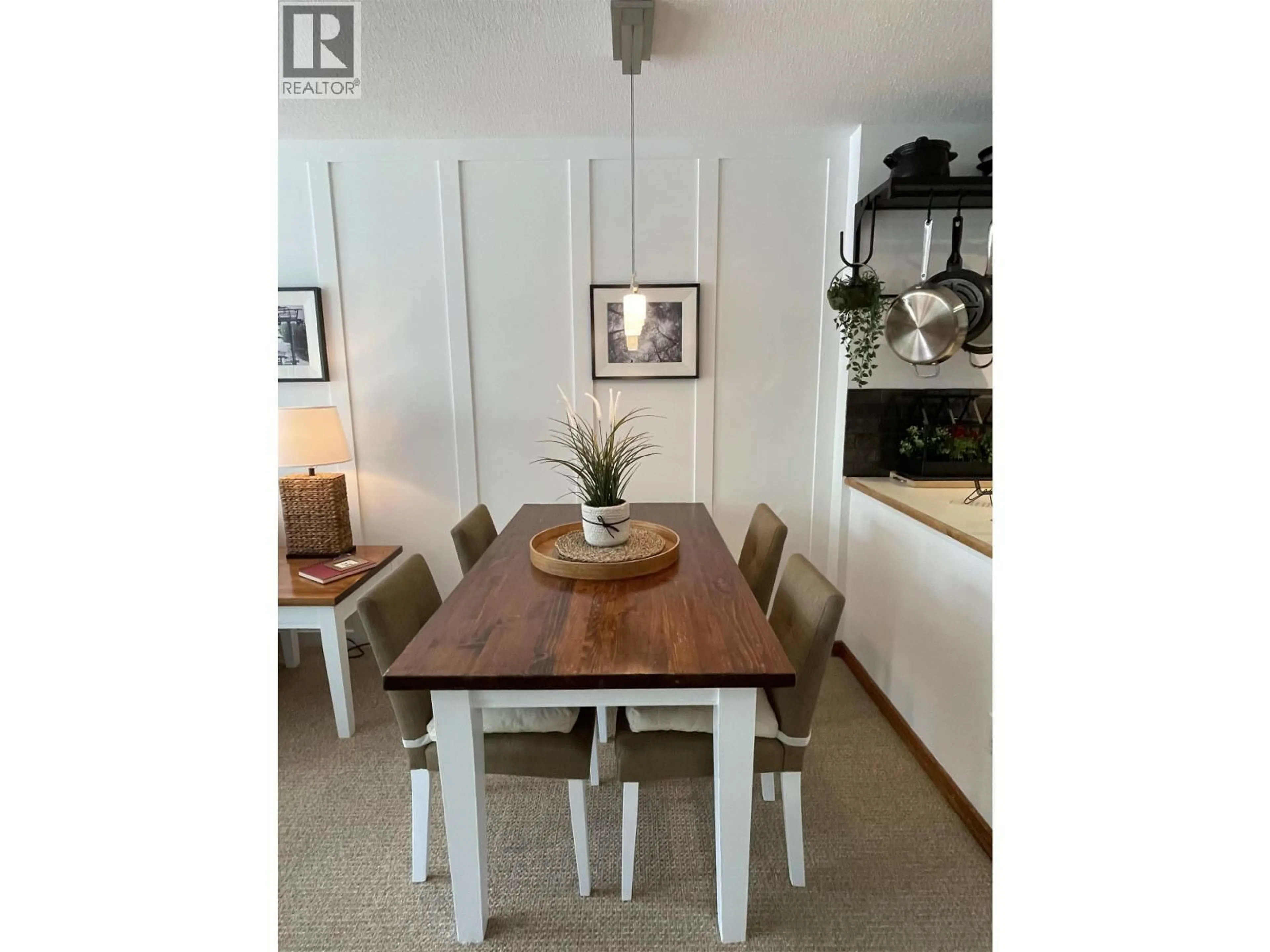 Dining room, wood/laminate floor for 334 - 4800 SPEARHEAD DRIVE, Whistler British Columbia V8E1G1