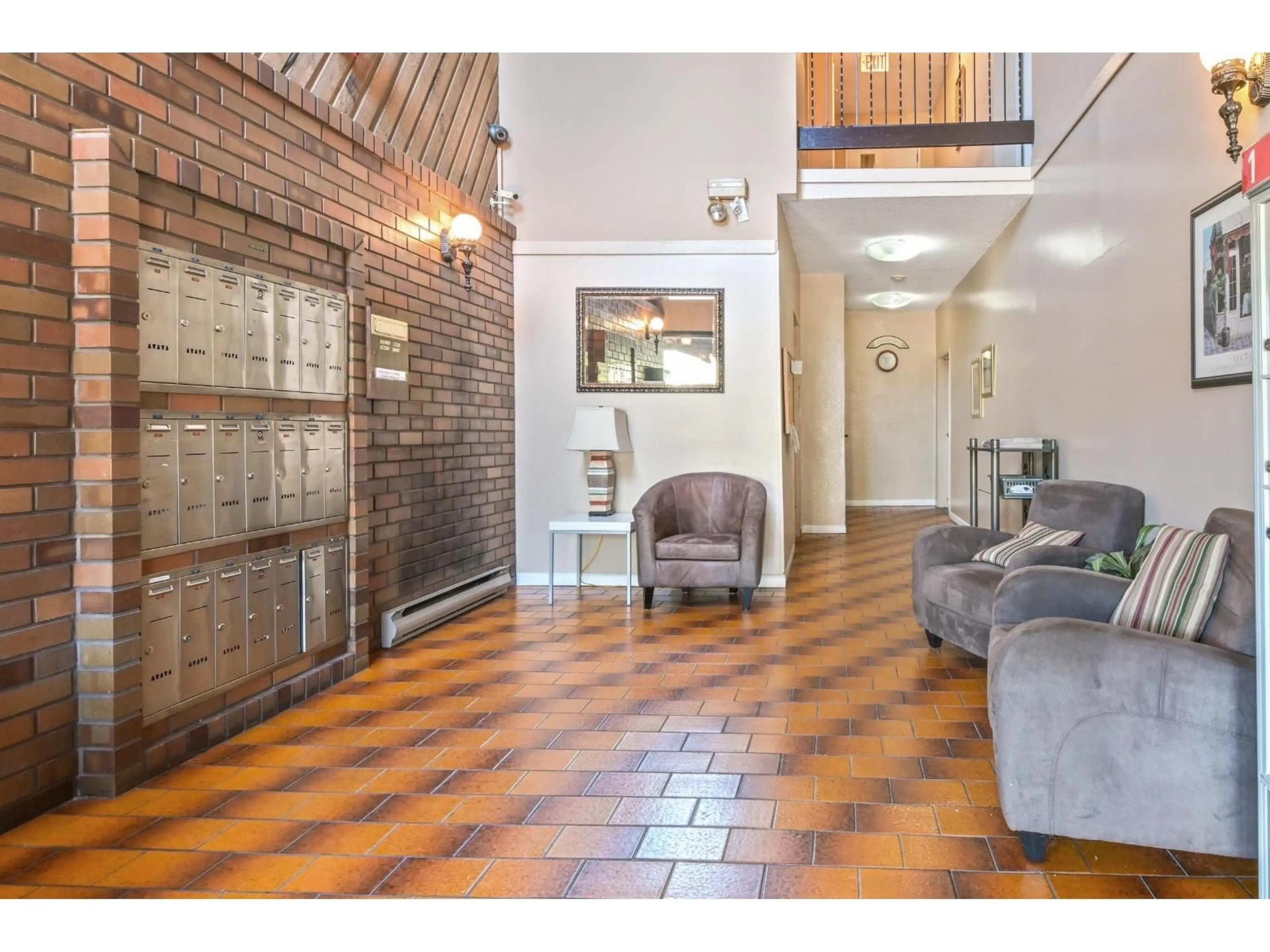 Indoor foyer for 205 - 9080 MARY STREET, Chilliwack British Columbia V2P4J1