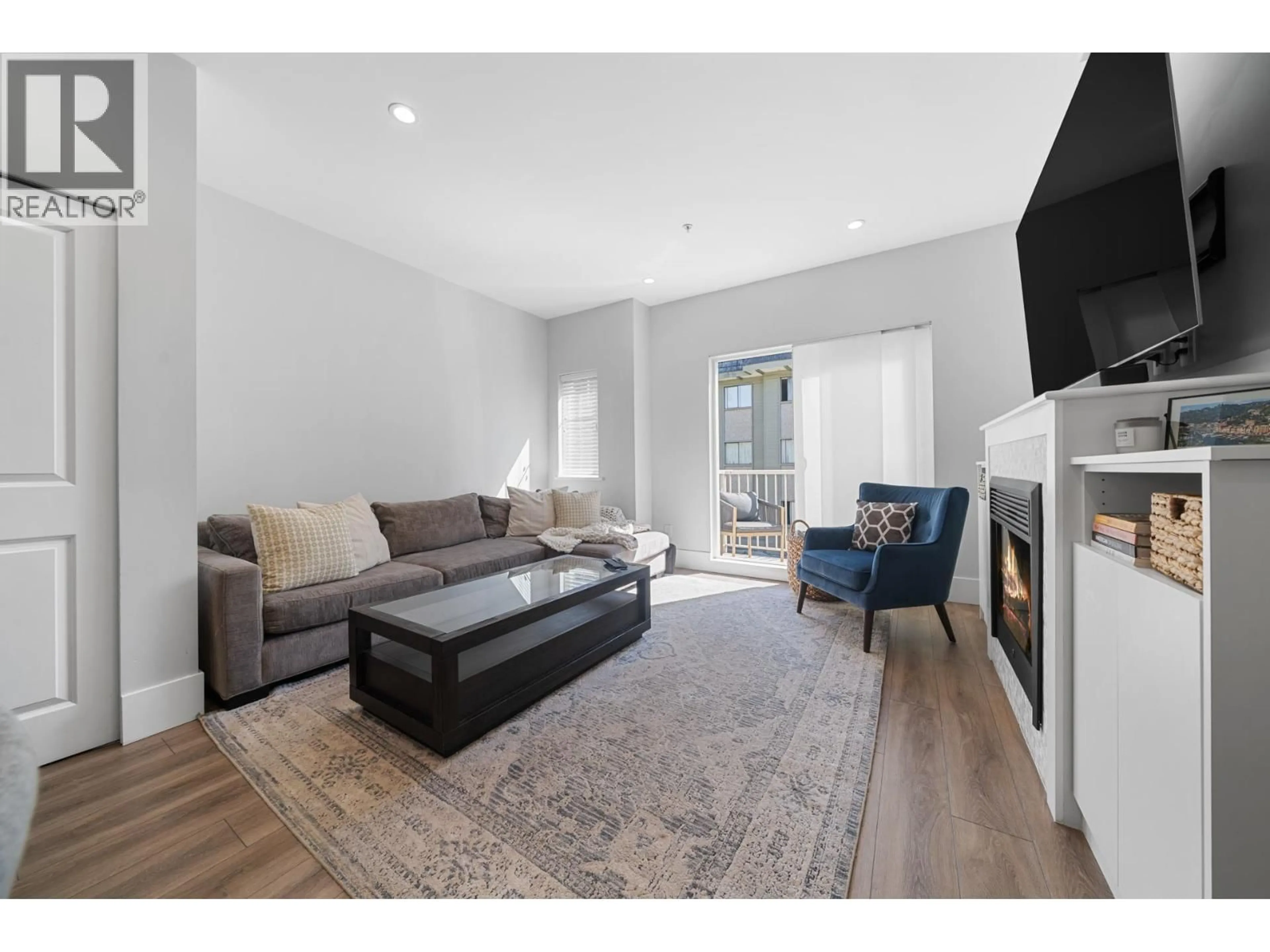Living room with furniture, unknown for 223 - 368 ELLESMERE AVENUE, Burnaby British Columbia V5B3S9