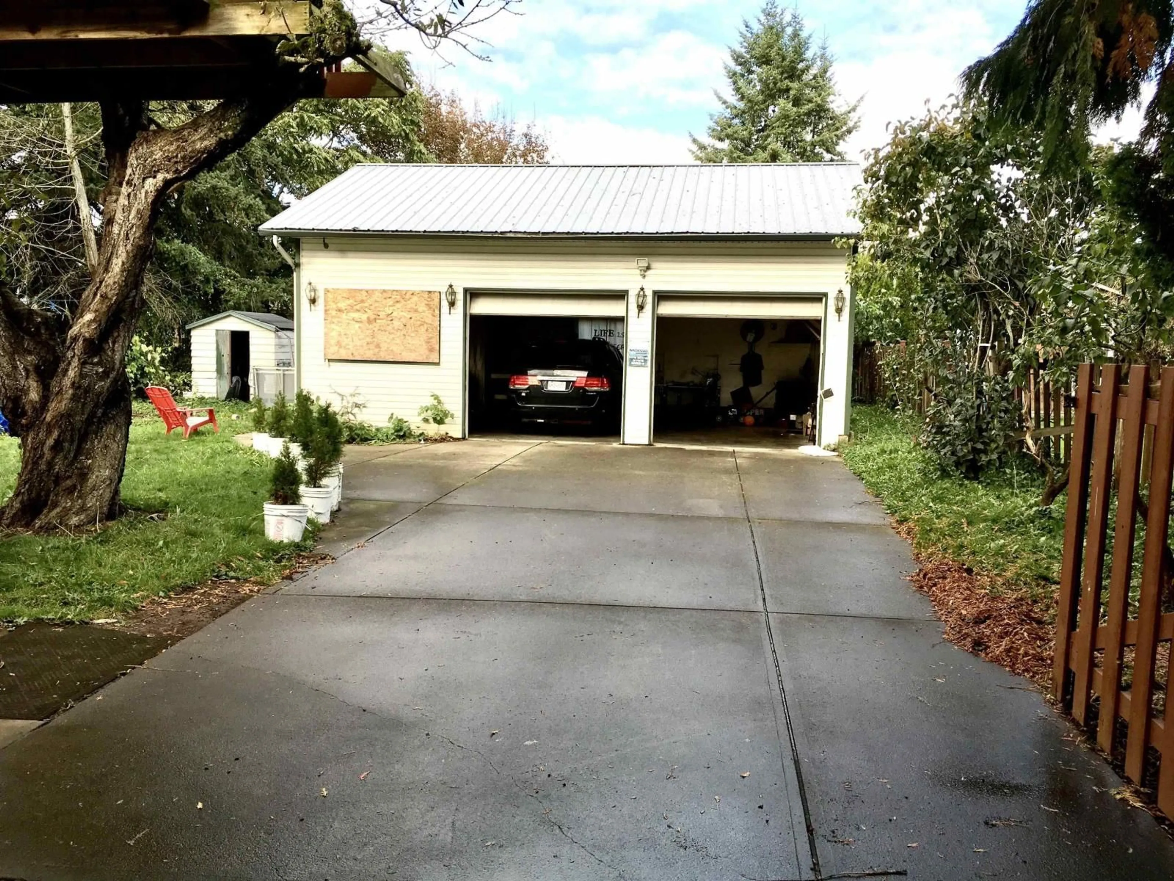Indoor garage for 33919 FERN STREET, Abbotsford British Columbia V2S1G4