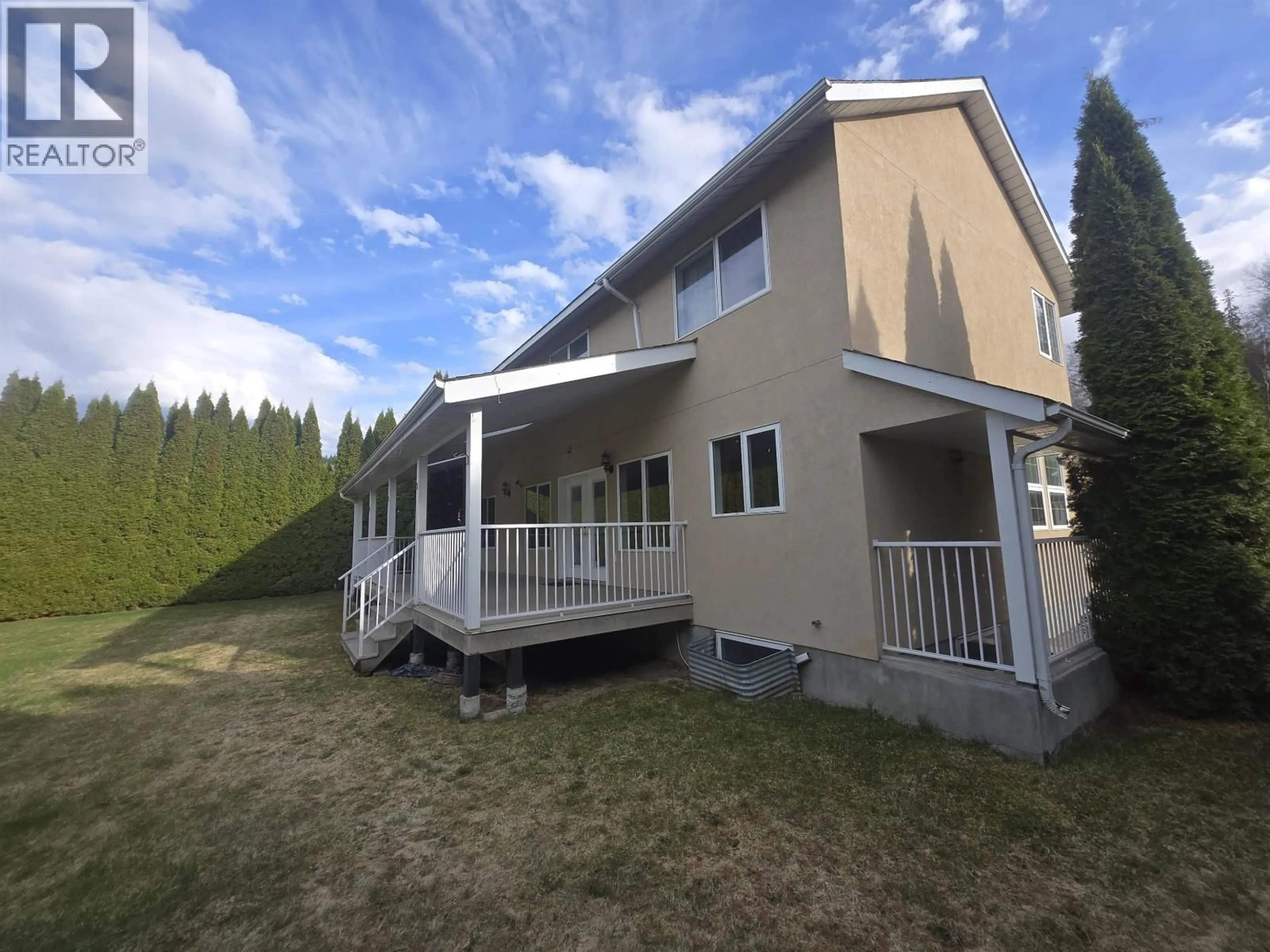 Home with vinyl exterior material, unknown for 142 LOWE STREET, Quesnel British Columbia V2J5T4