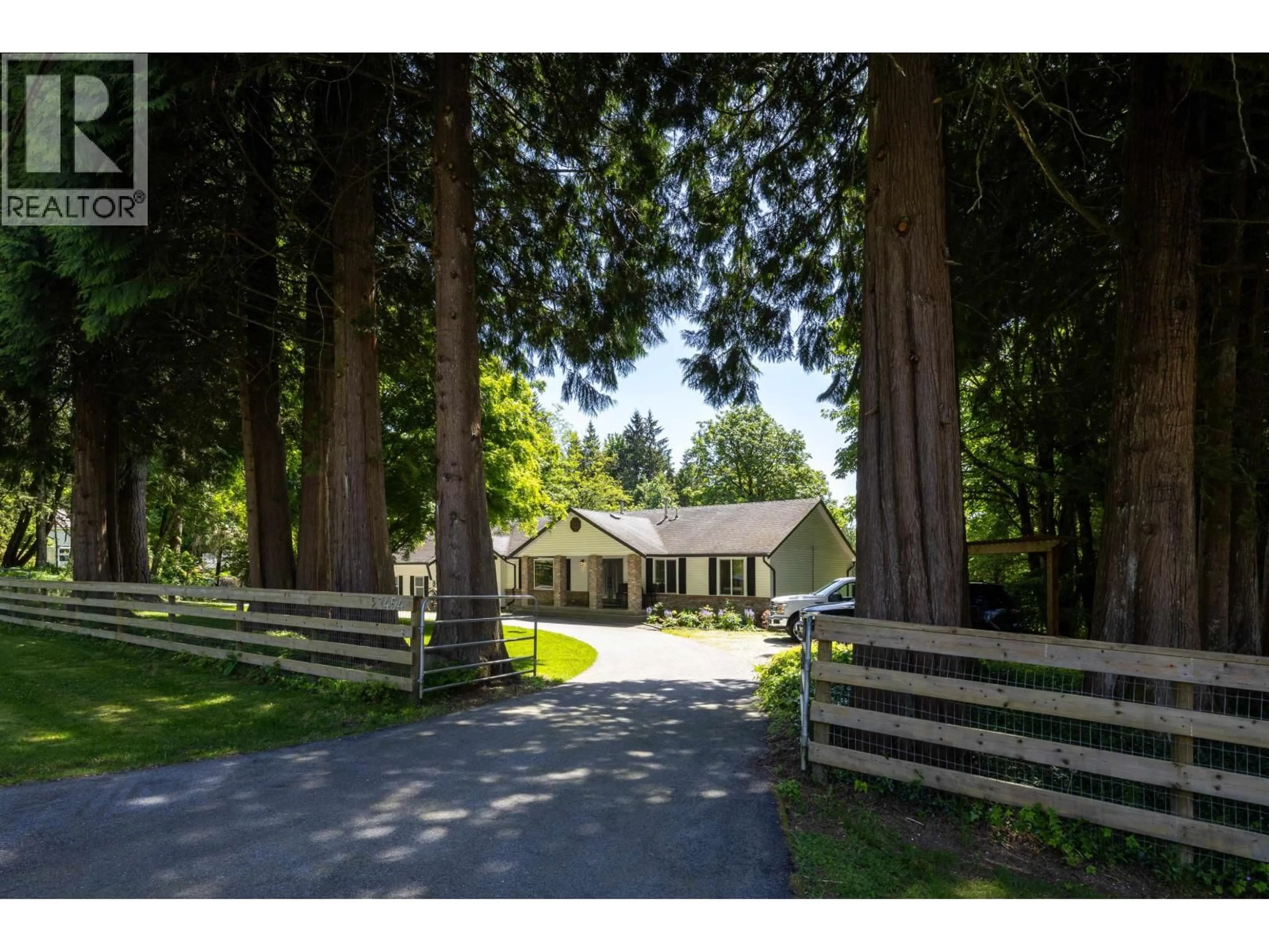 A pic from outside/outdoor area/front of a property/back of a property/a pic from drone, unknown for 27454 110 AVENUE, Maple Ridge British Columbia V2W1P5