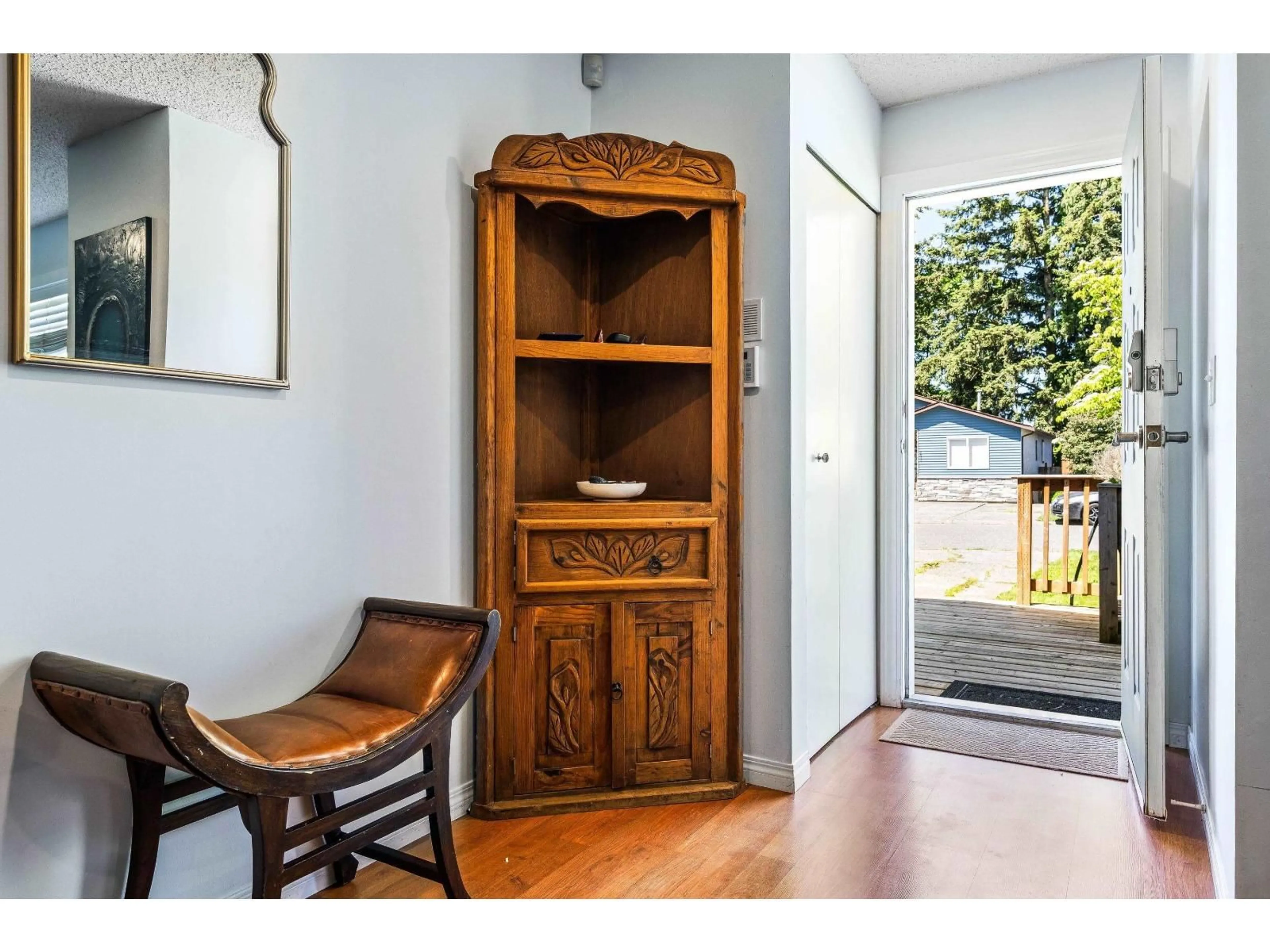 Indoor entryway for 8880 ALLARD STREET, Chilliwack British Columbia V2P7L4
