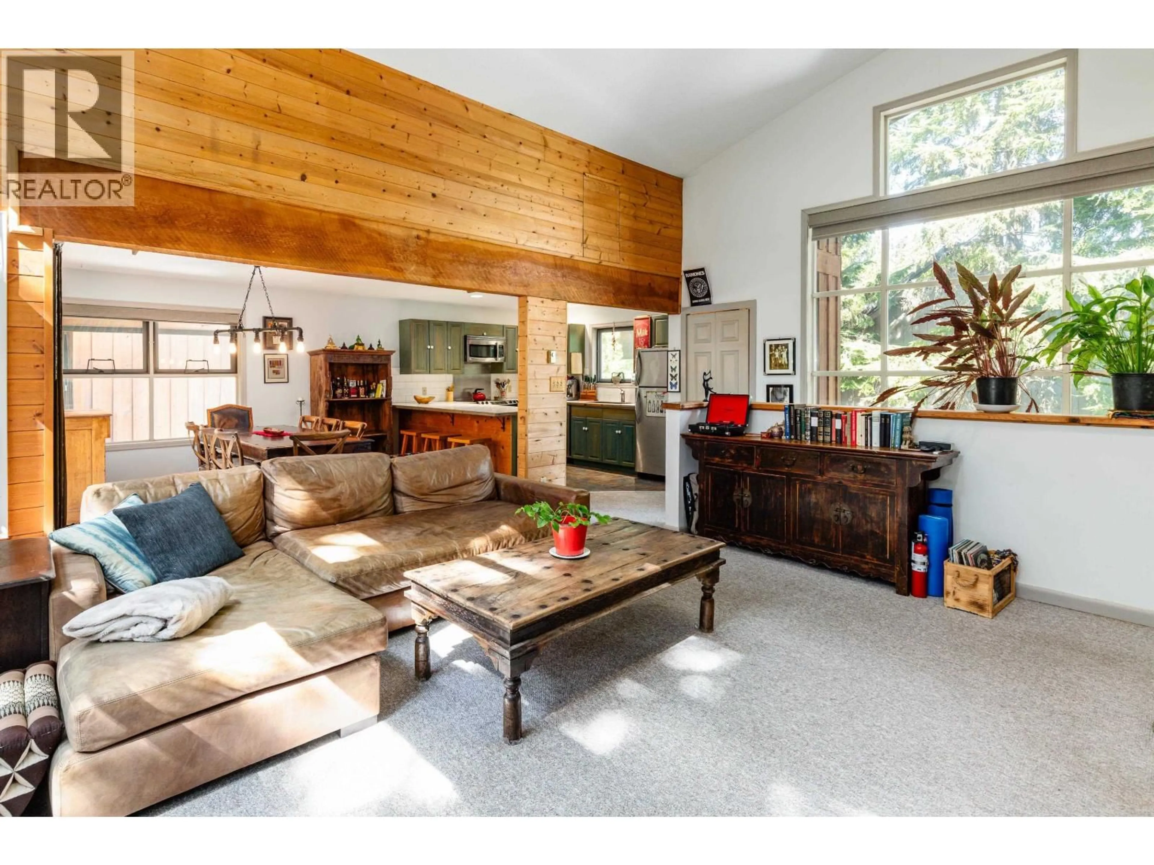 Living room with furniture, unknown for 6250 EAGLE DRIVE, Whistler British Columbia V8E0C7