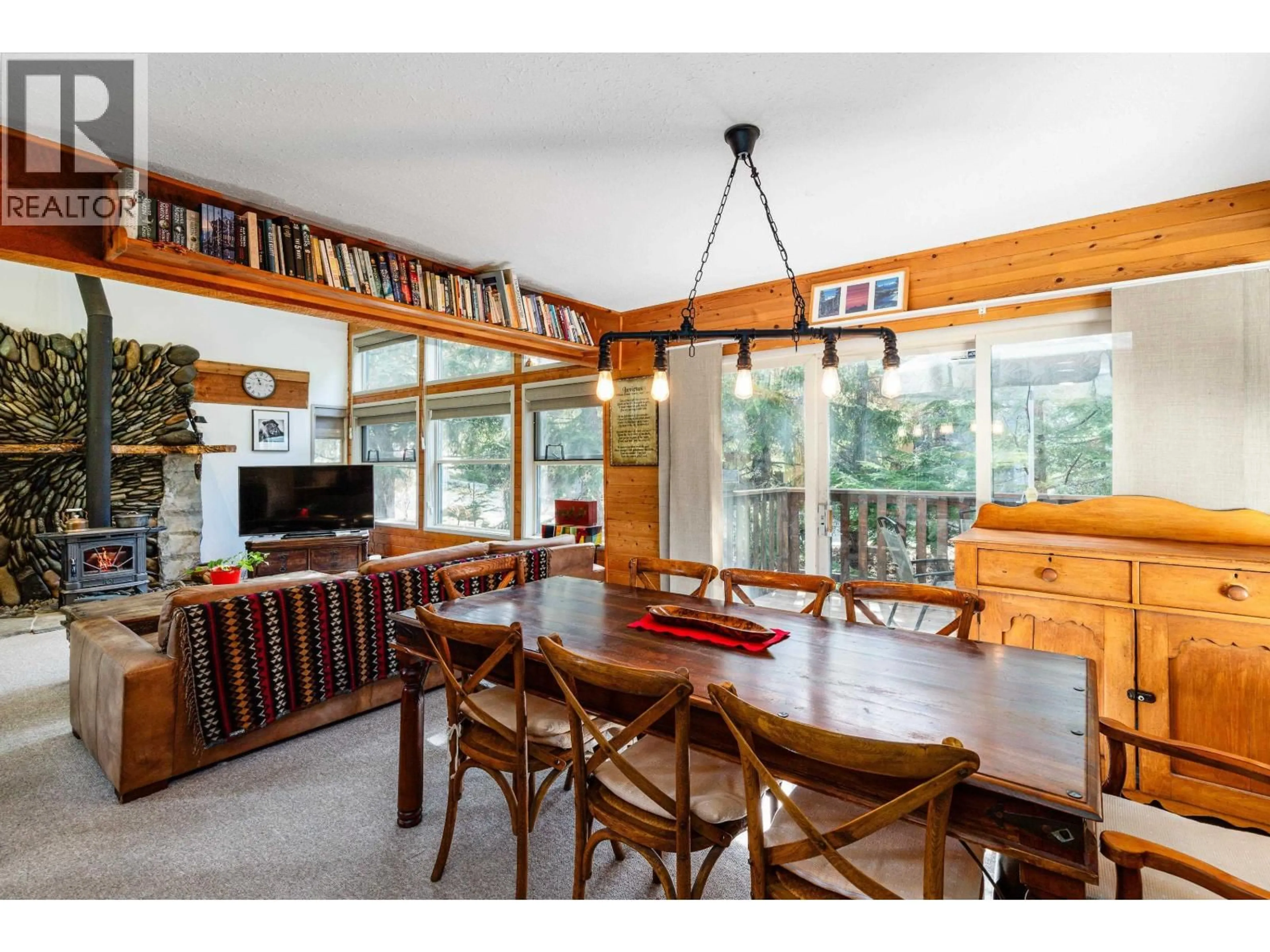 Dining room, wood/laminate floor for 6250 EAGLE DRIVE, Whistler British Columbia V8E0C7