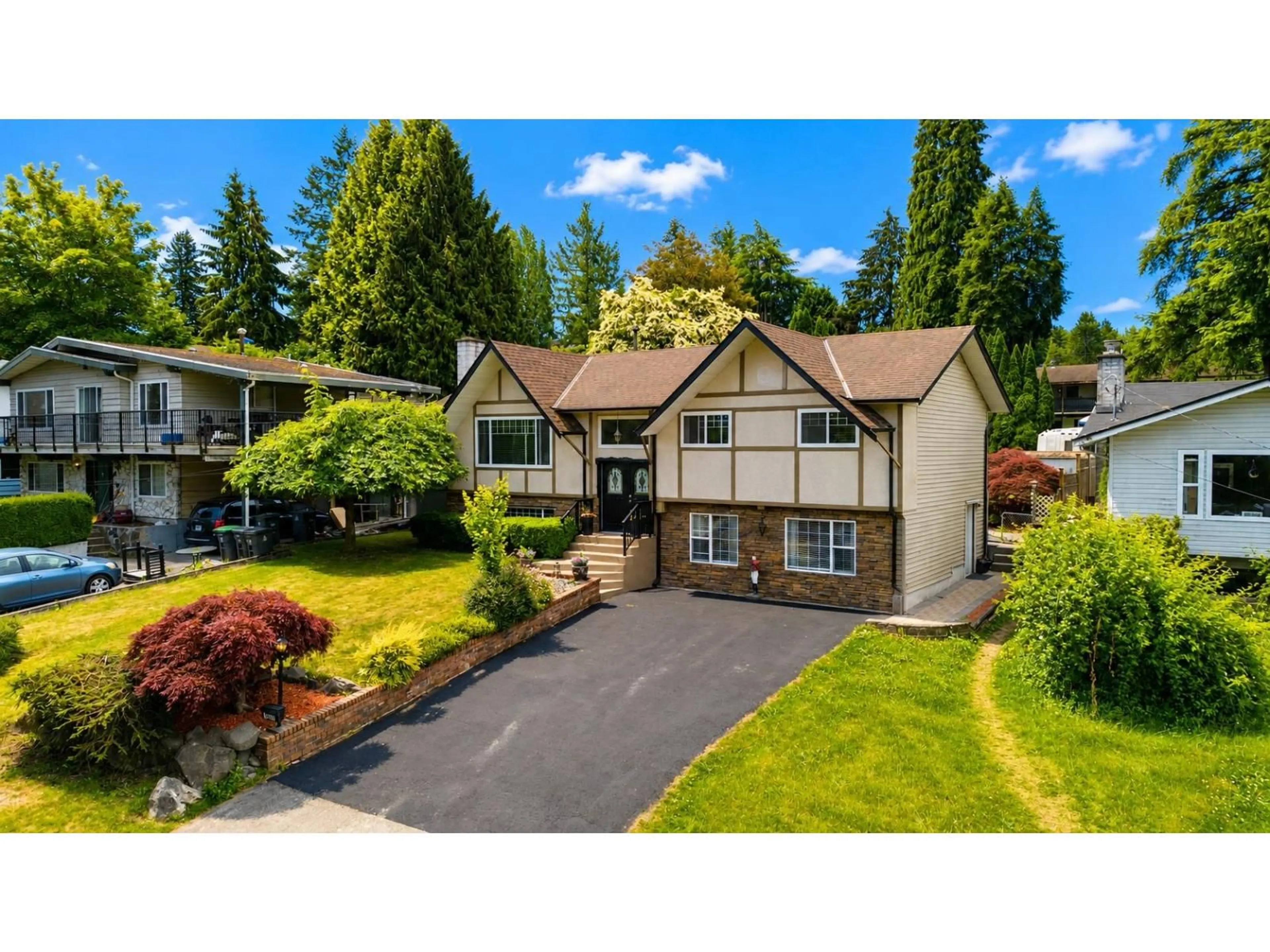 A pic from outside/outdoor area/front of a property/back of a property/a pic from drone, unknown for 13450 112A AVENUE, Surrey British Columbia V3R2G5