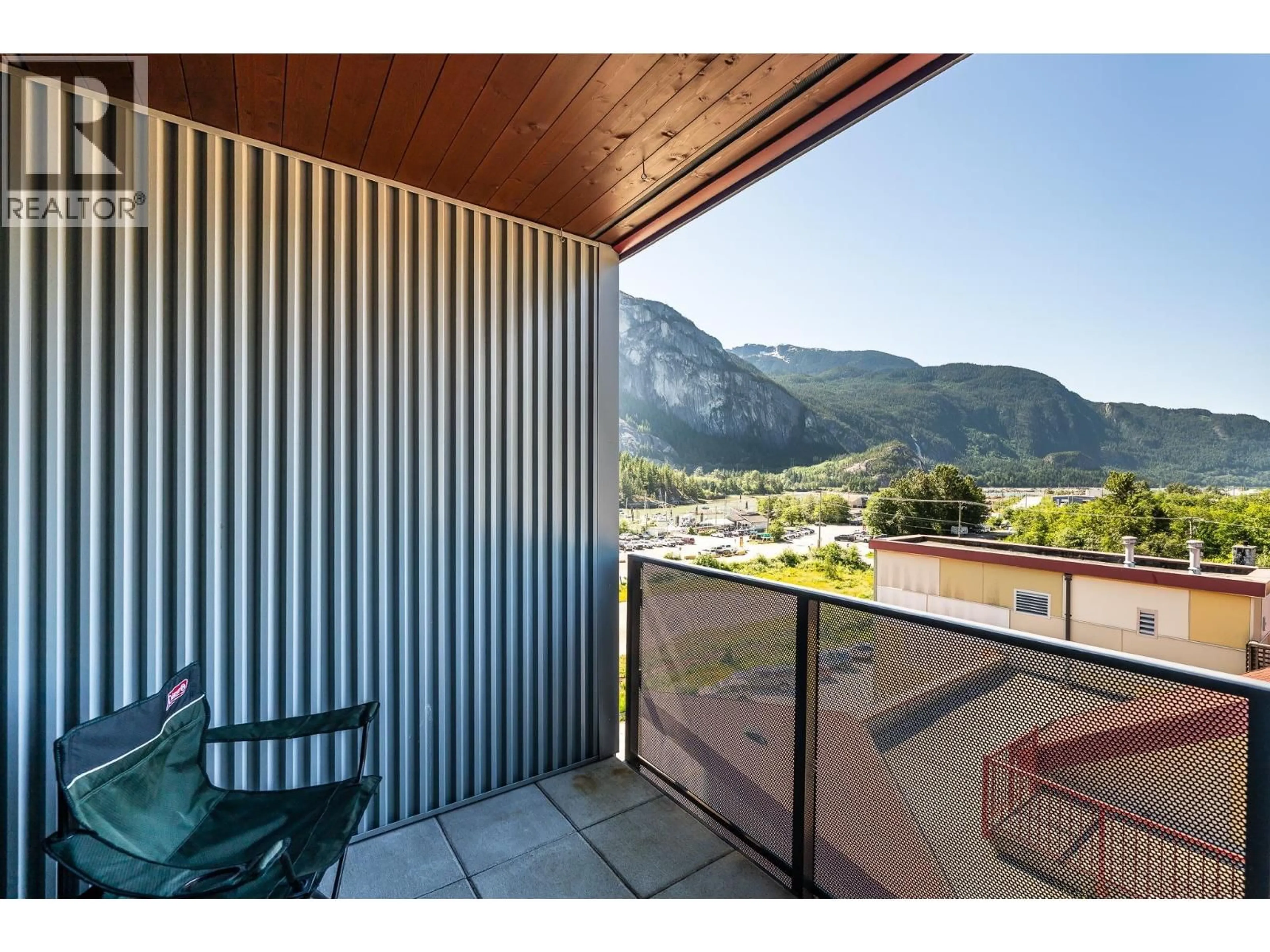 Balcony in the apartment, mountain view for 602 - 37881 CLEVELAND AVENUE, Squamish British Columbia V8B0Z7