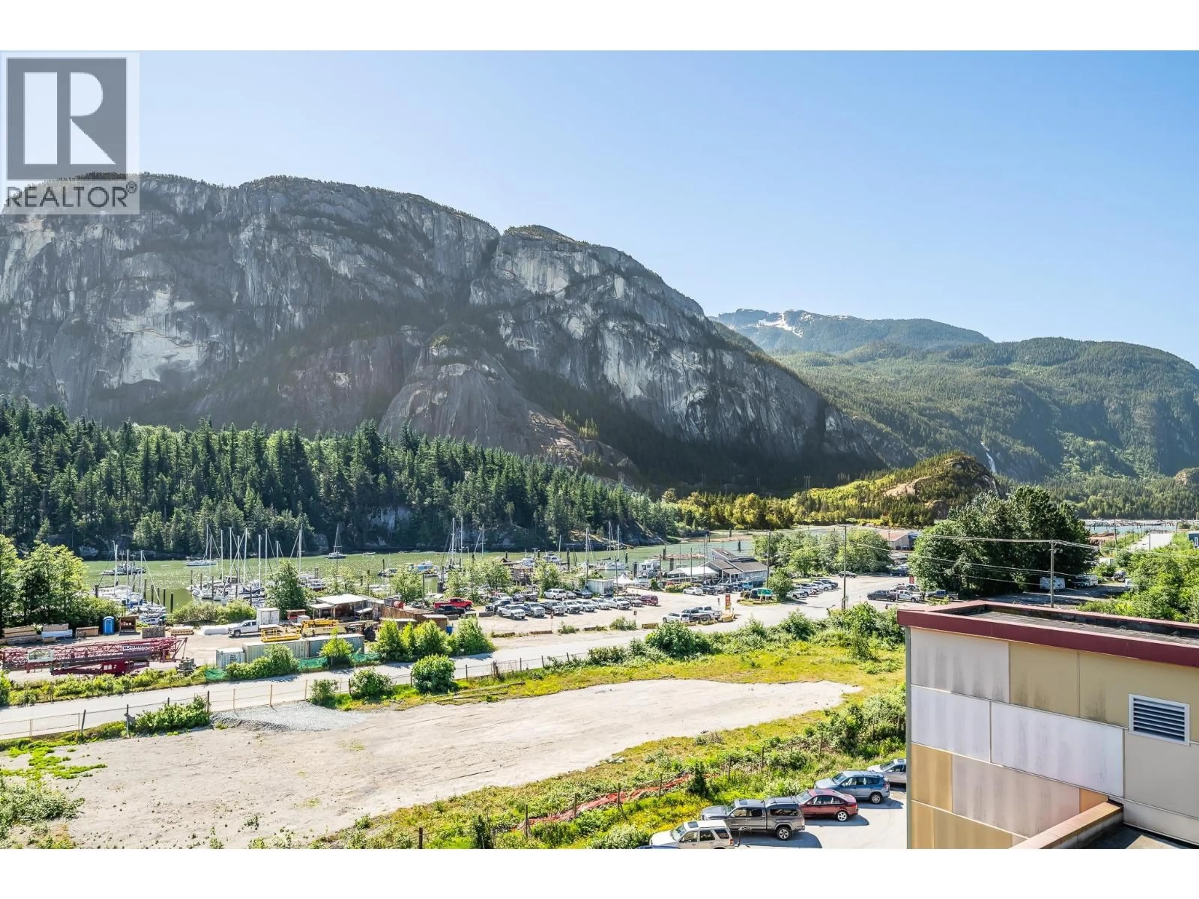 Patio, mountain view for 602 - 37881 CLEVELAND AVENUE, Squamish British Columbia V8B0Z7