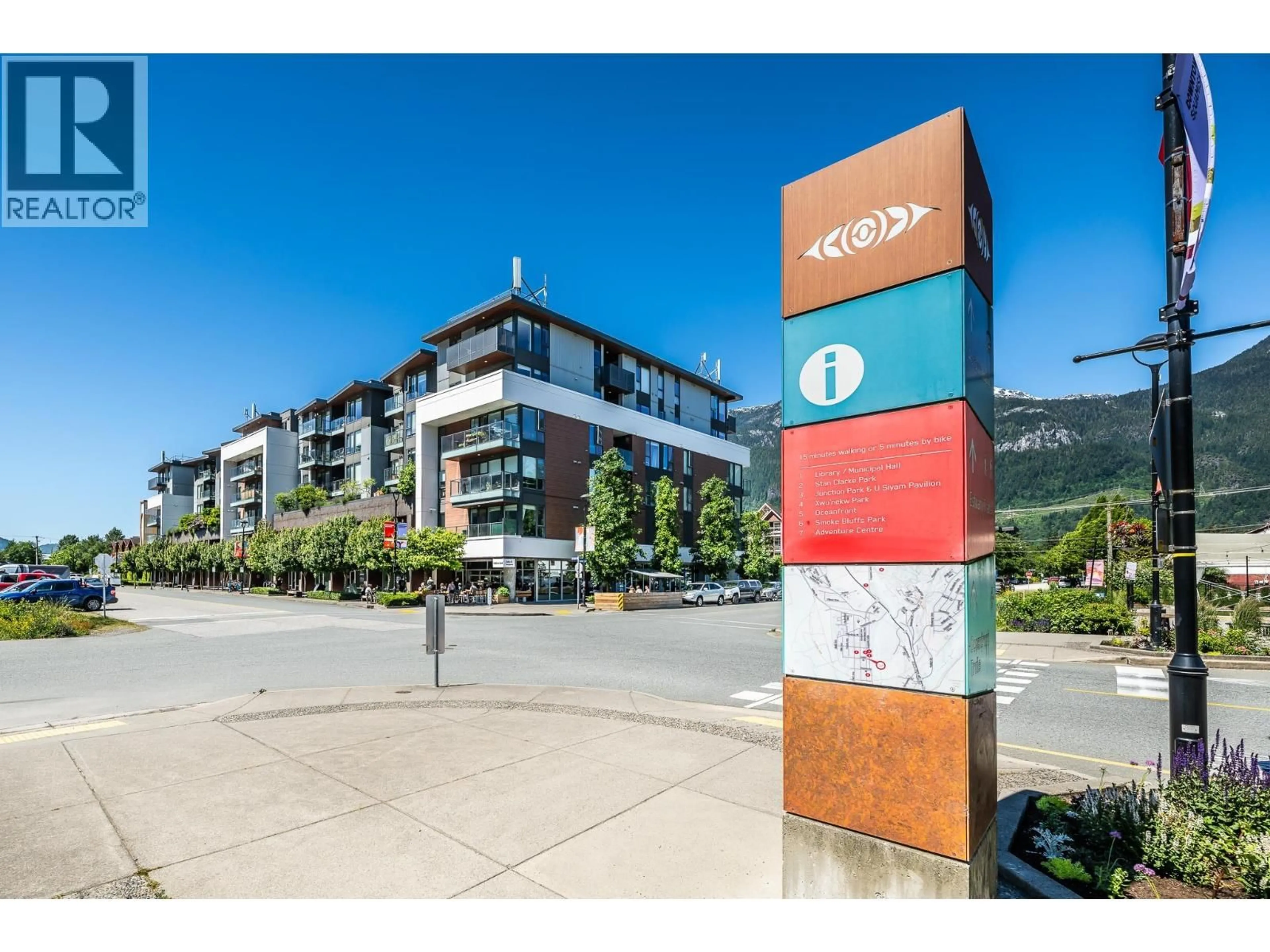 Indoor foyer for 602 - 37881 CLEVELAND AVENUE, Squamish British Columbia V8B0Z7